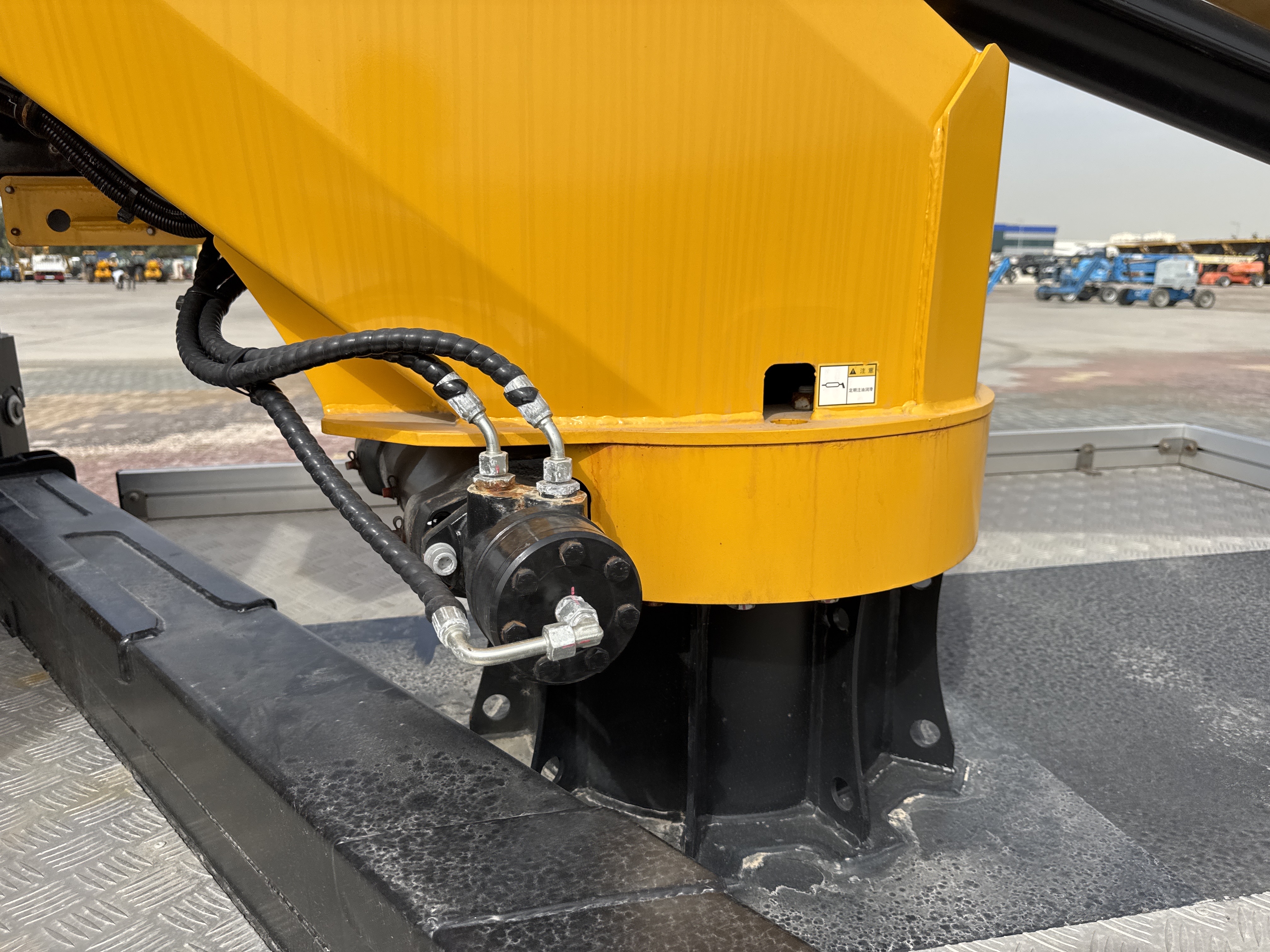 TMA-001-XCMG-GKS285-Truck-mounted-boom-lifts-inspection-Structure-Turntable/slewing-assembly-1