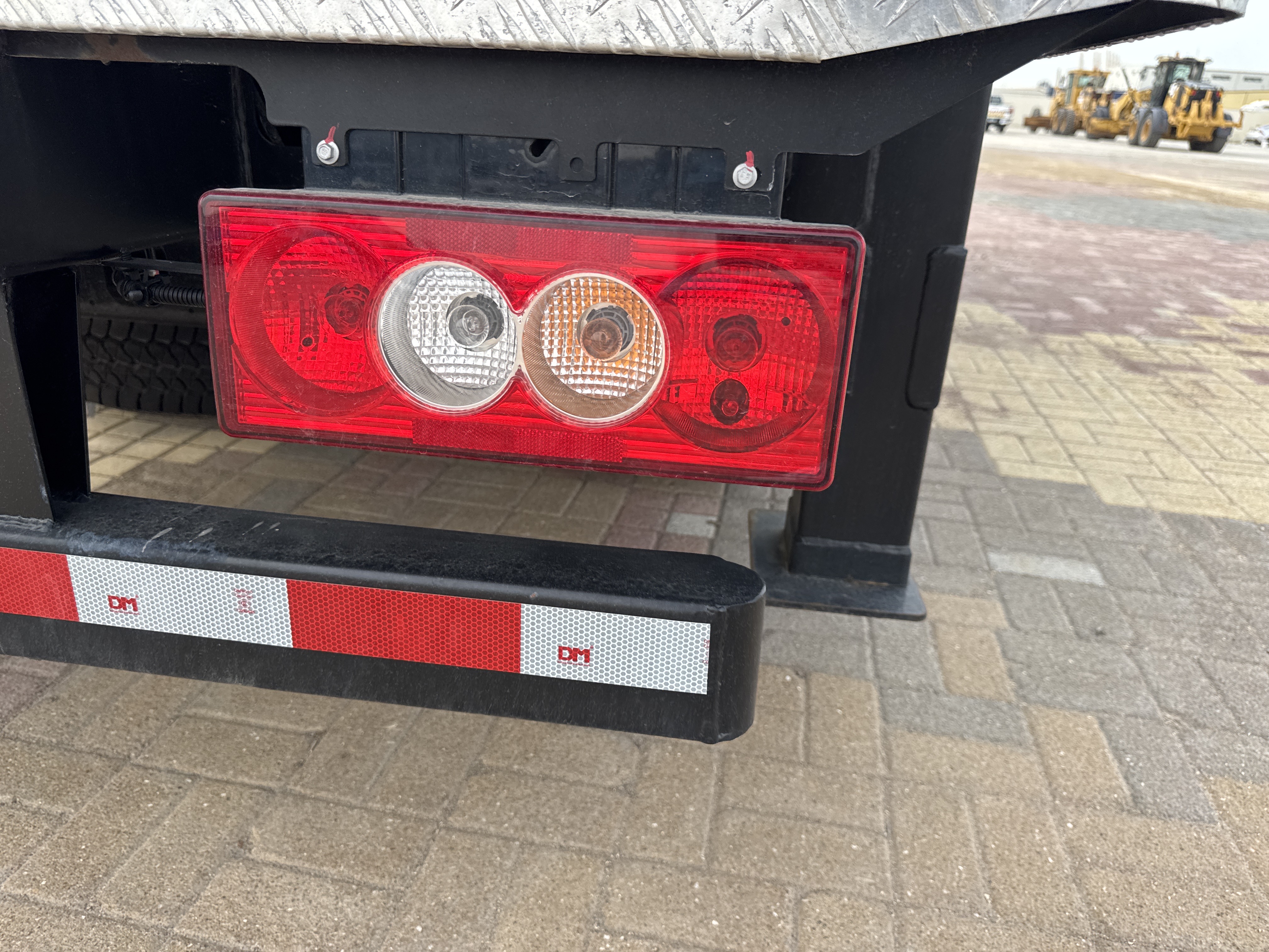 TMA-001-XCMG-GKS285-Truck-mounted-boom-lifts-inspection-Electronics-Lights-and-signals-1