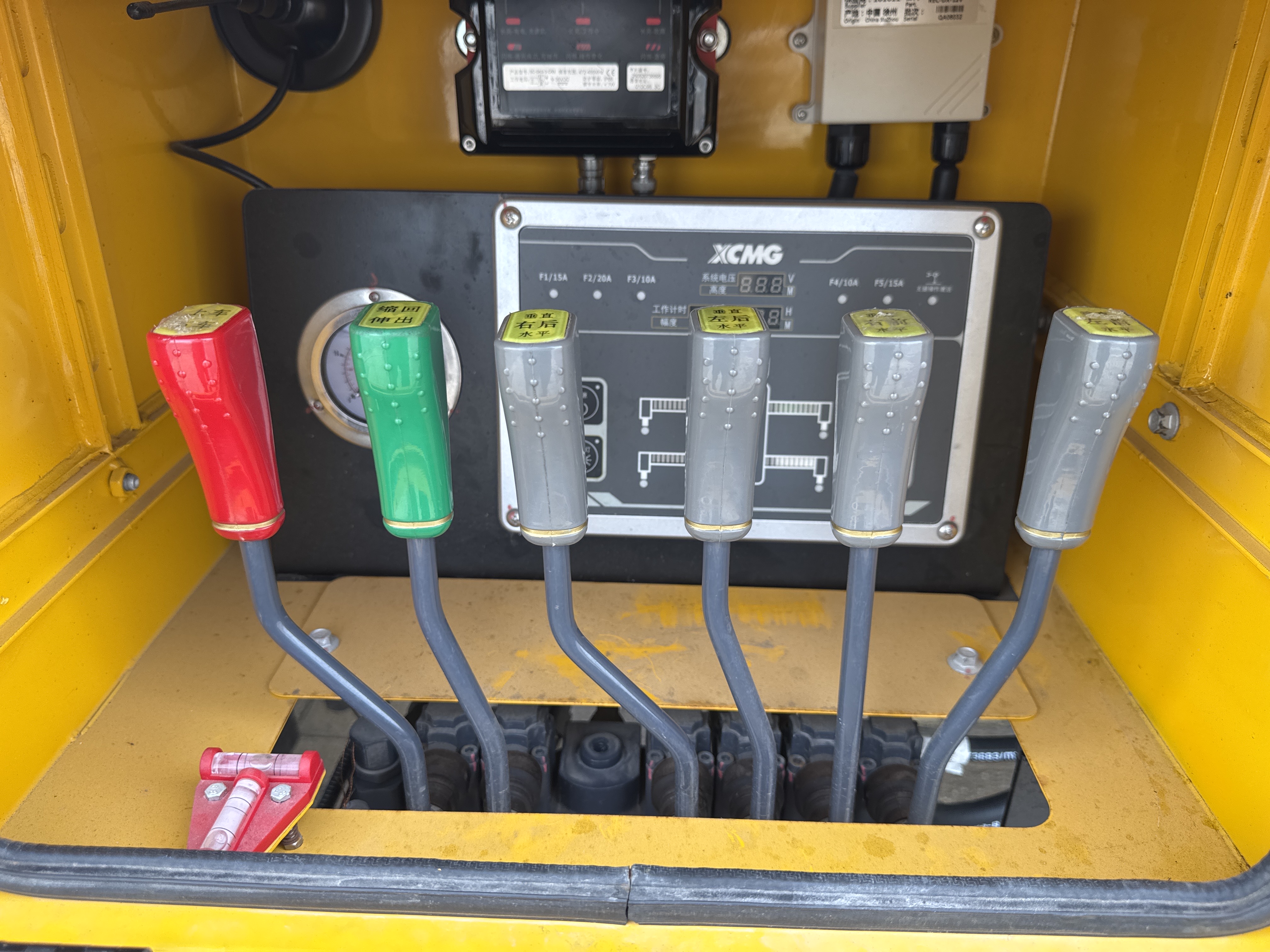 TMA-001-XCMG-GKS285-Truck-mounted-boom-lifts-inspection-Electronics-Ground-control-1