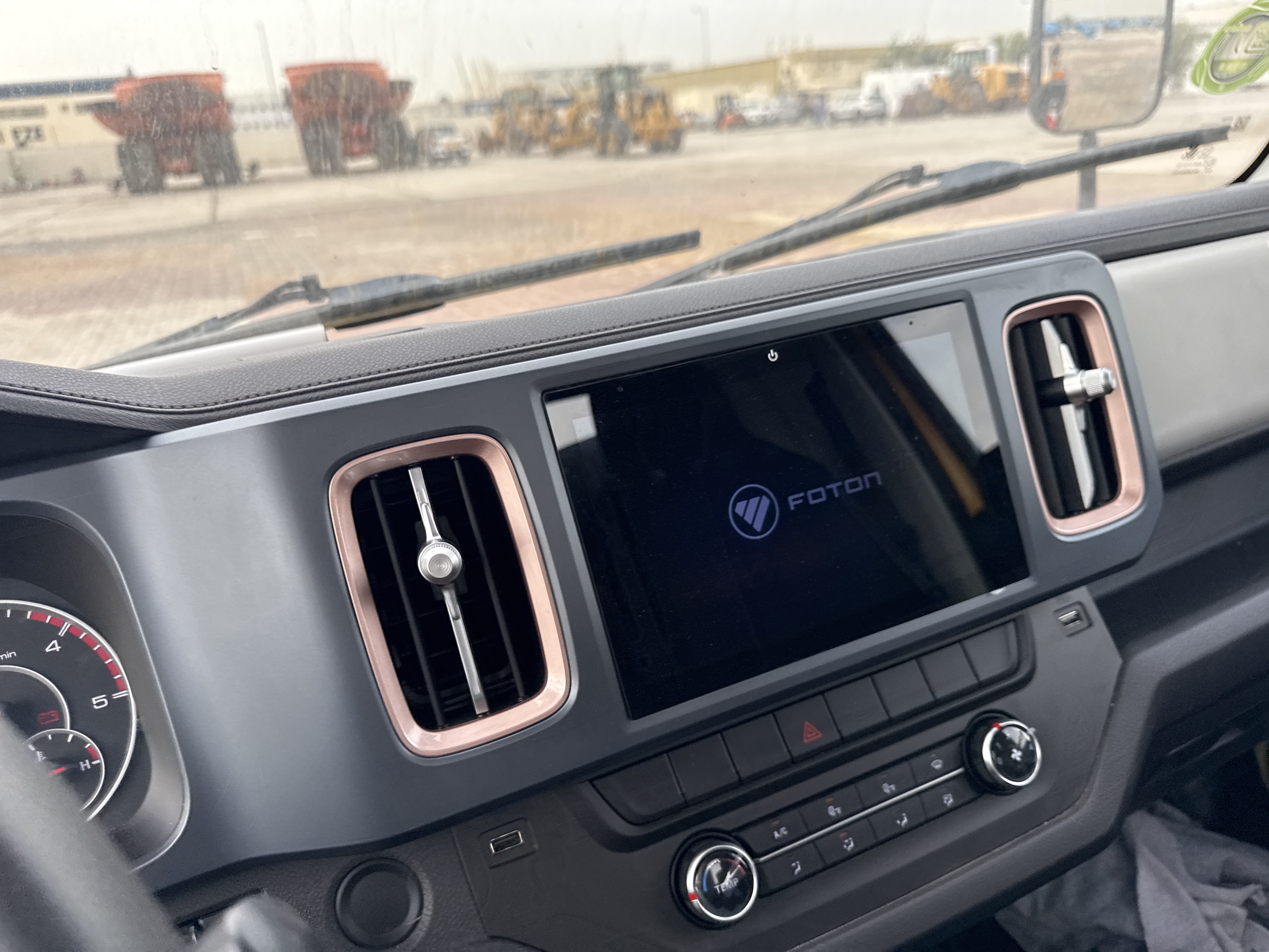 TMA-001-XCMG-GKS285-Truck-mounted-boom-lifts-inspection-Electronics-Instrument-cluster-1
