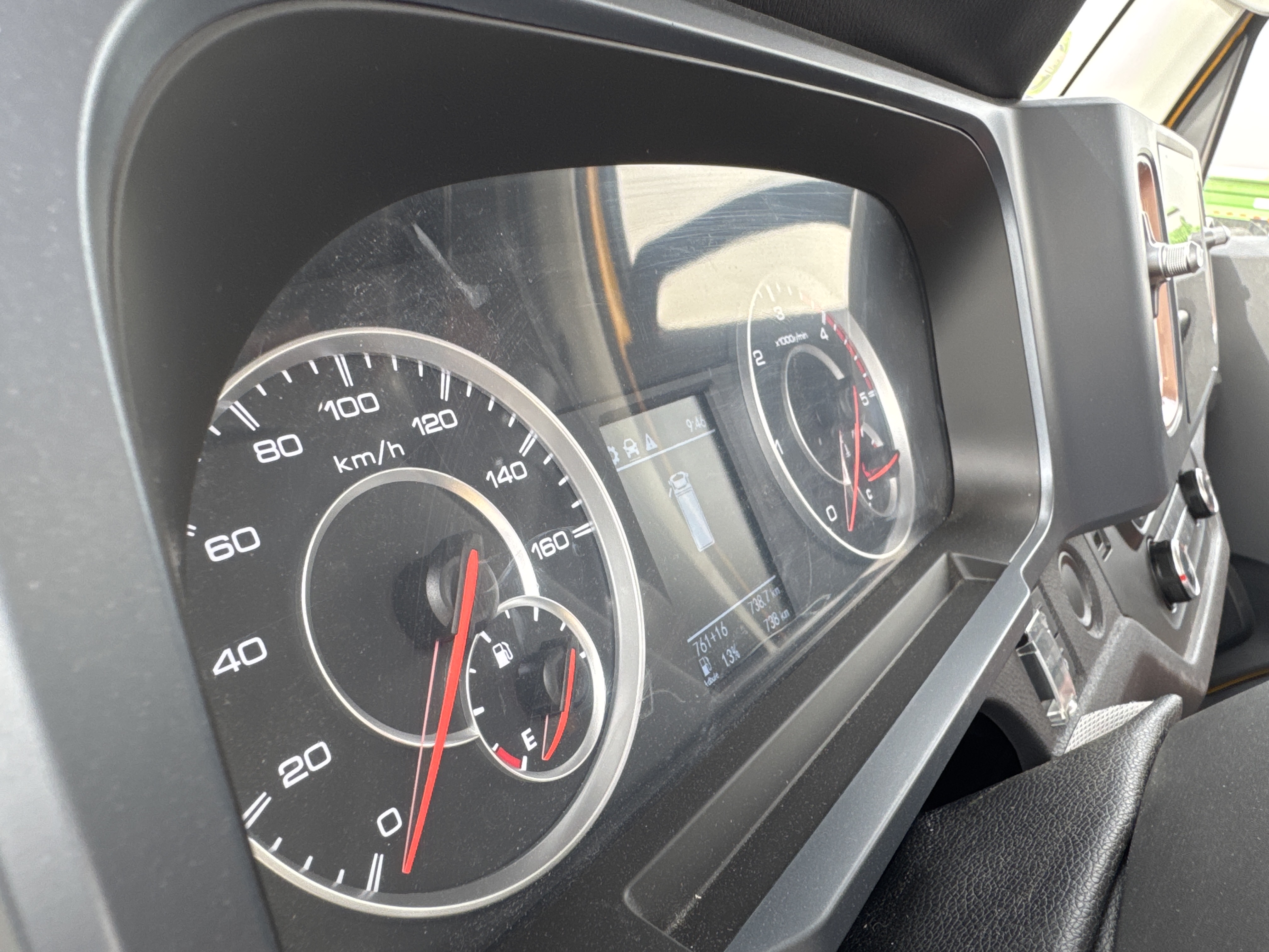 TMA-001-XCMG-GKS285-Truck-mounted-boom-lifts-inspection-Cabin-Instrument-cluster-1