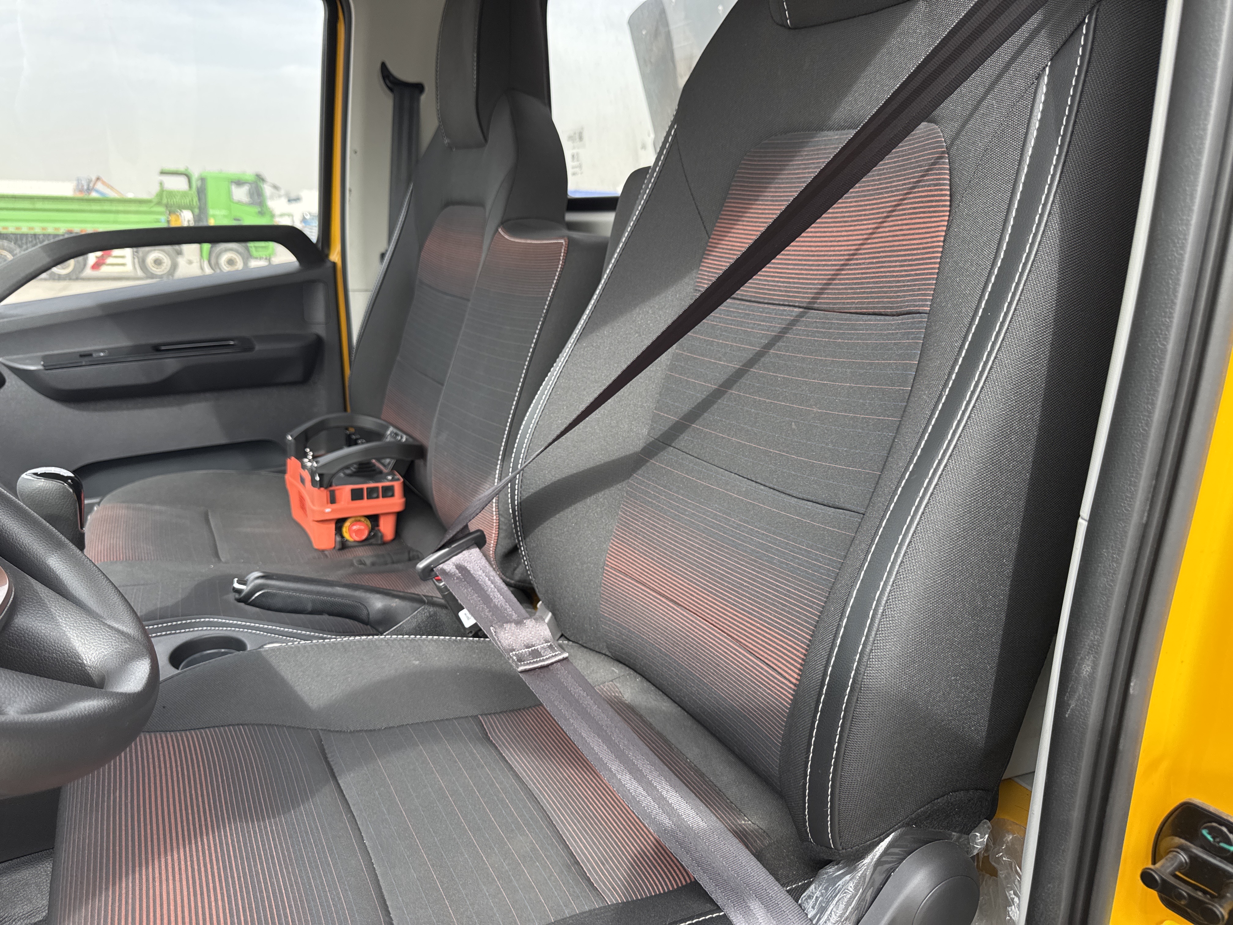 TMA-001-XCMG-GKS285-Truck-mounted-boom-lifts-inspection-Safety-Seat-belts-1