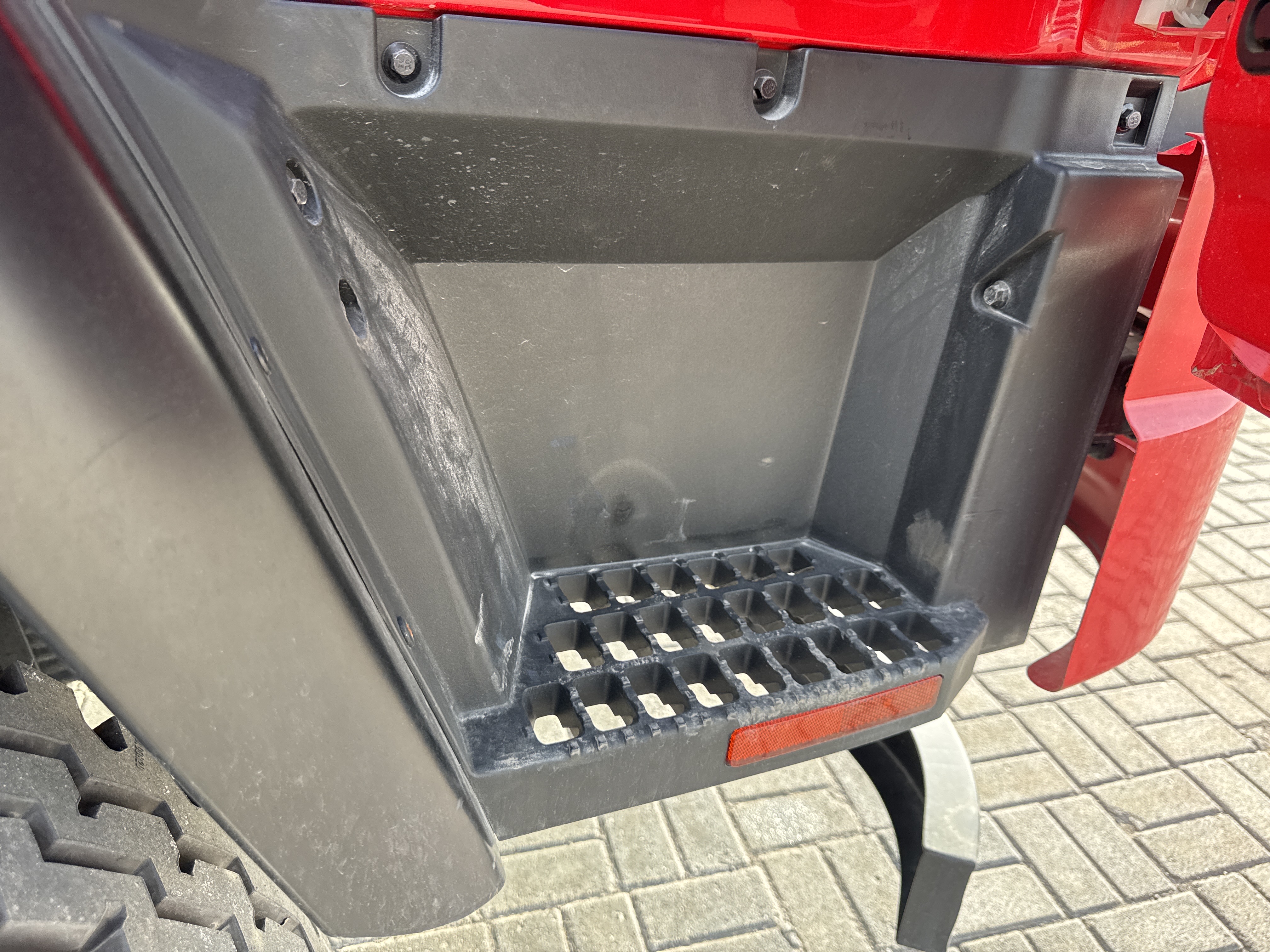 BTC-001-XCMG-SQ8ZK3Q-Boom-truck-cranes-inspection-Structure-Steps/ladders-1