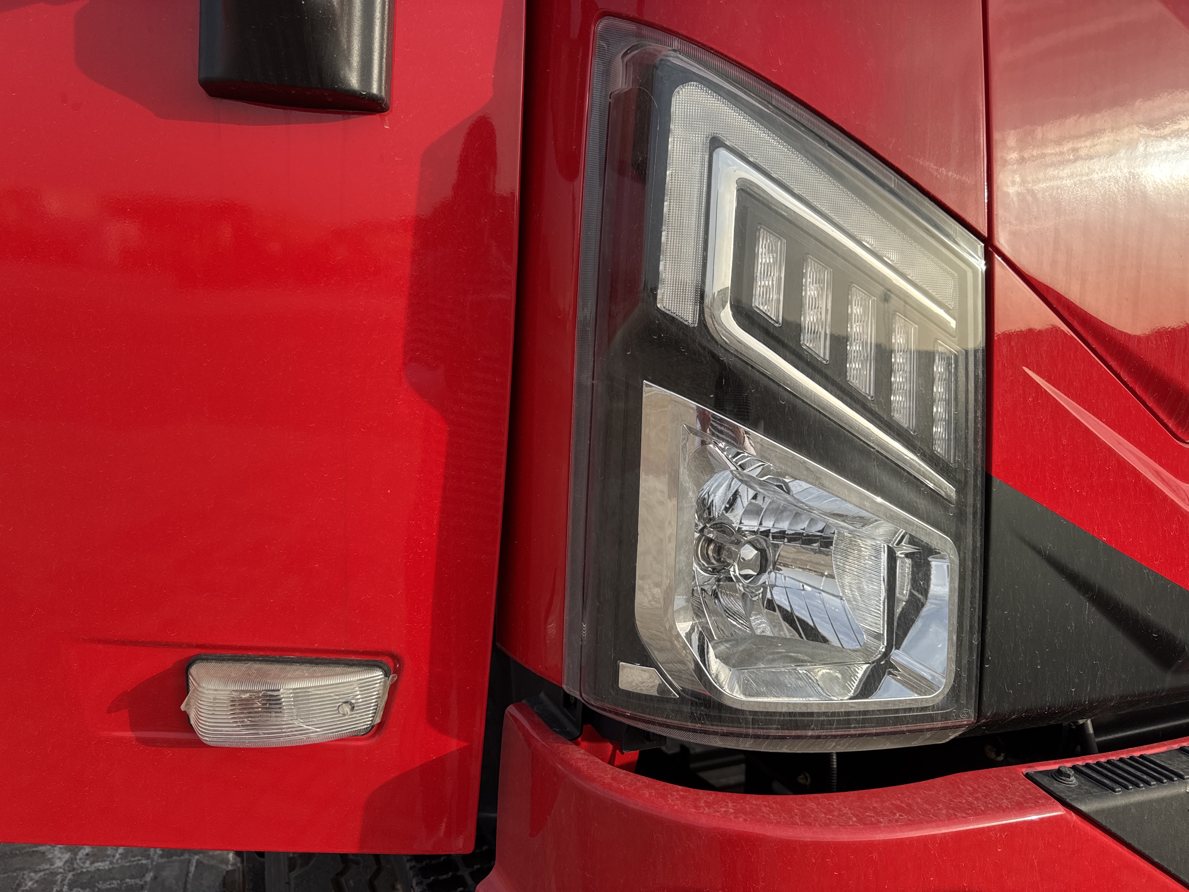 BTC-001-XCMG-SQ8ZK3Q-Boom-truck-cranes-inspection-Electronics-Lights-and-signals-1
