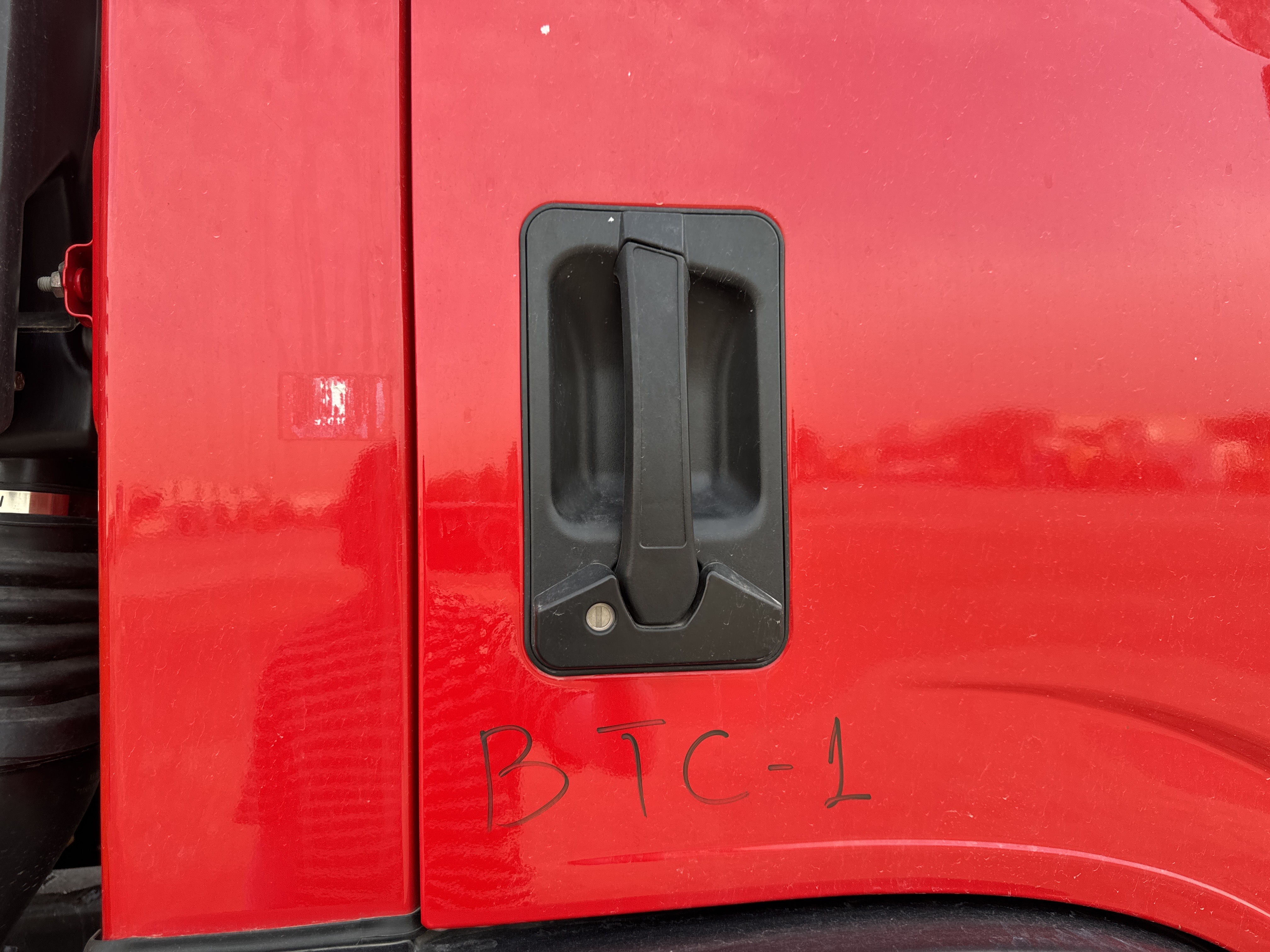 BTC-001-XCMG-SQ8ZK3Q-Boom-truck-cranes-inspection-Cabin-Door-handles-1
