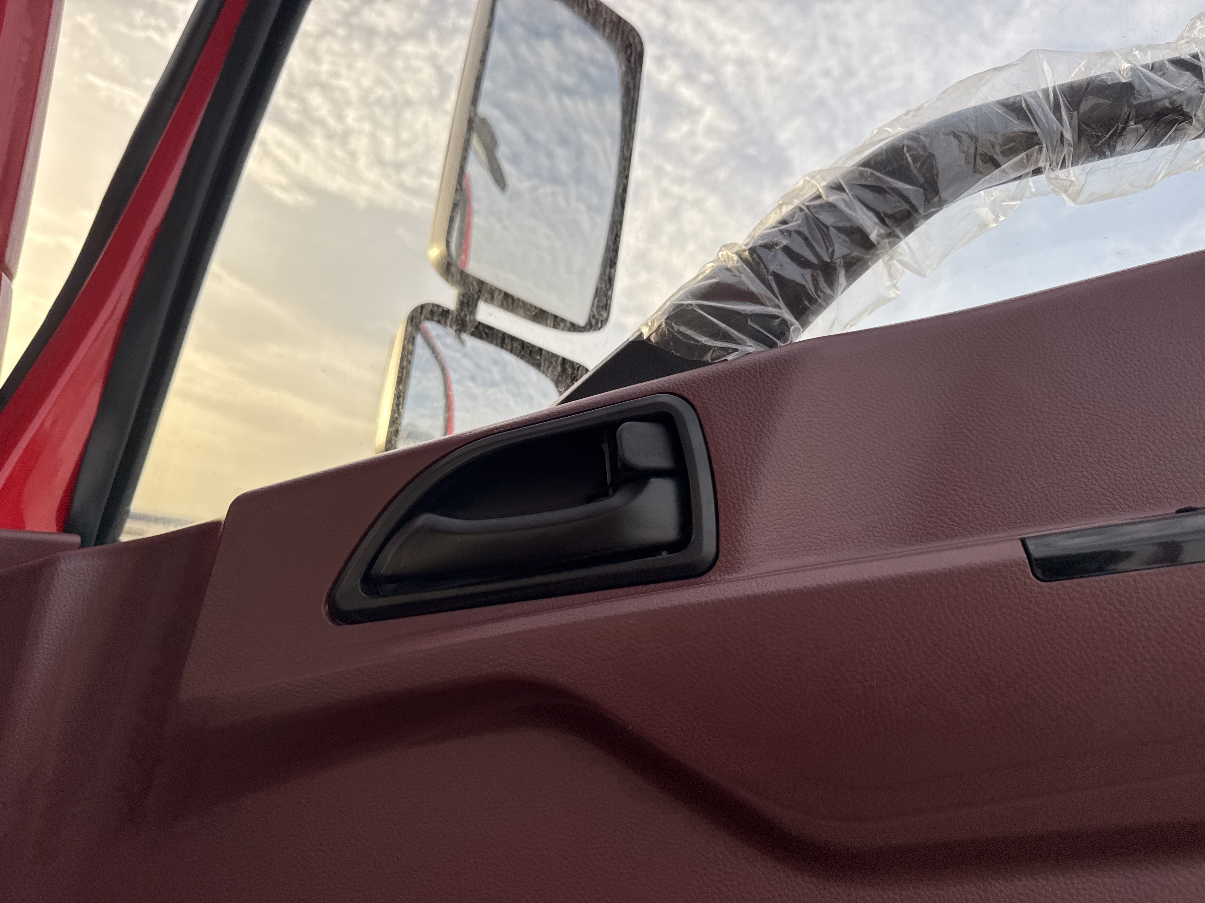 BTC-001-XCMG-SQ8ZK3Q-Boom-truck-cranes-inspection-Cabin-Door-handles-1