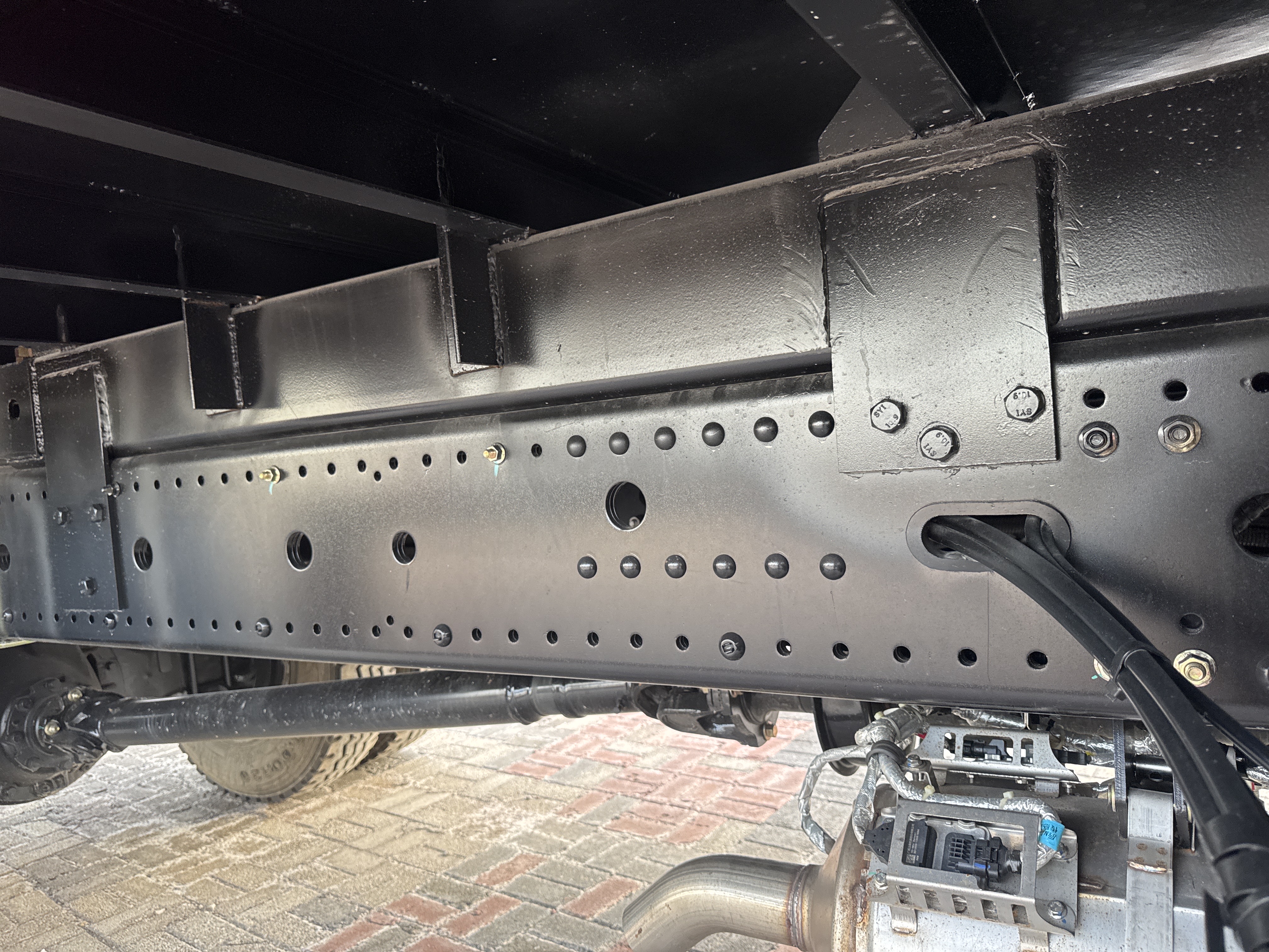 BTC-001-XCMG-SQ8ZK3Q-Boom-truck-cranes-inspection-Chassis-Frame-condition-1