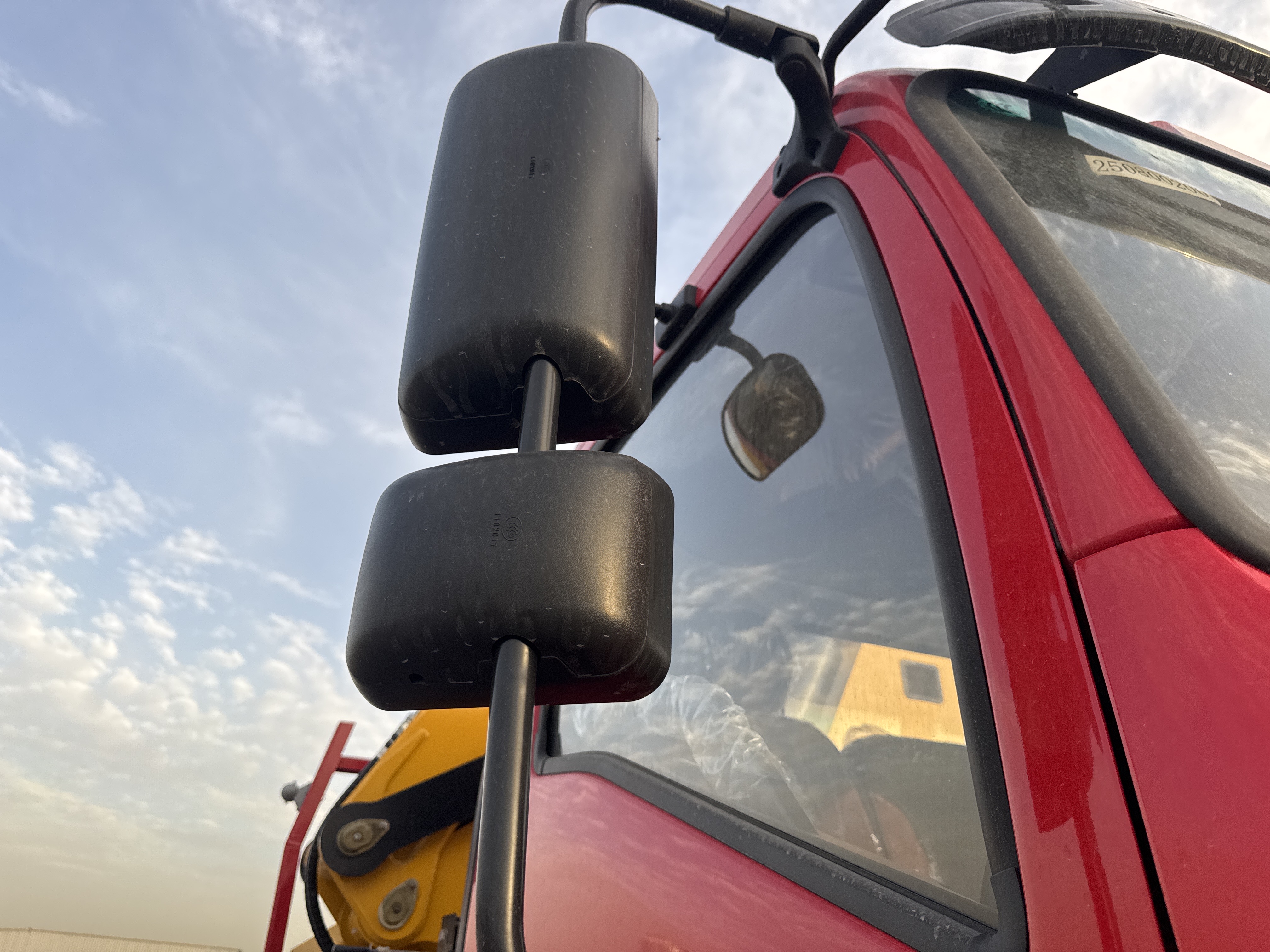 BTC-001-XCMG-SQ8ZK3Q-Boom-truck-cranes-inspection-Safety-Glass-1