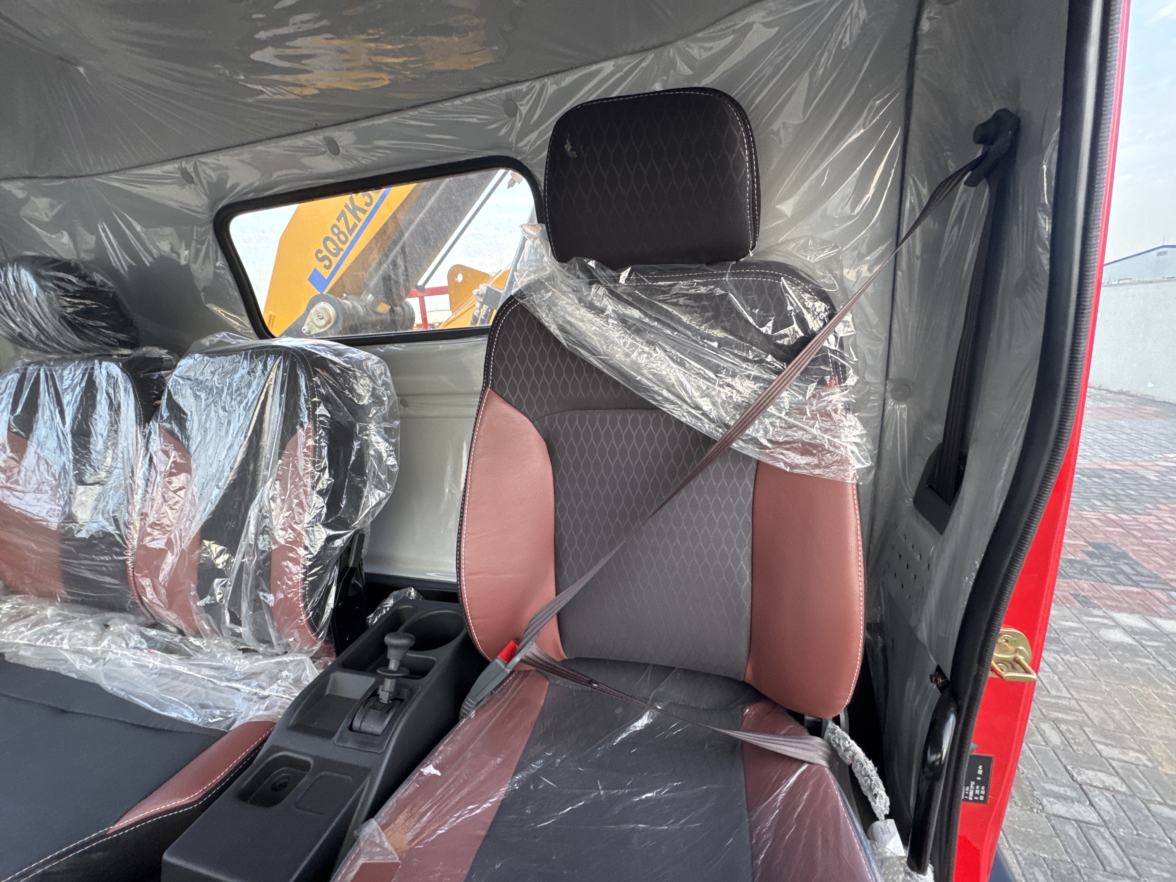 BTC-001-XCMG-SQ8ZK3Q-Boom-truck-cranes-inspection-Safety-Seat-belts-1