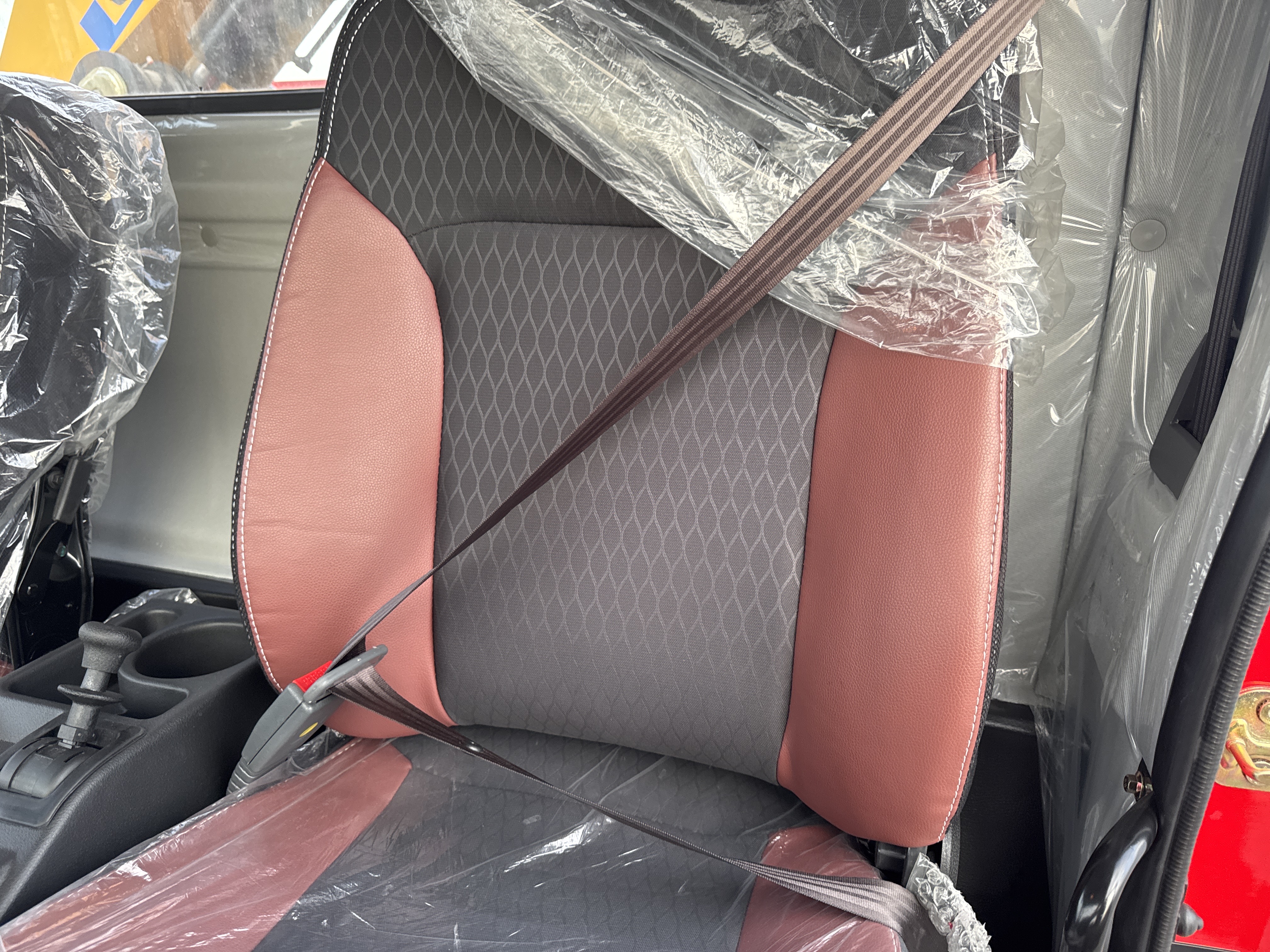 BTC-001-XCMG-SQ8ZK3Q-Boom-truck-cranes-inspection-Safety-Seat-belts-1