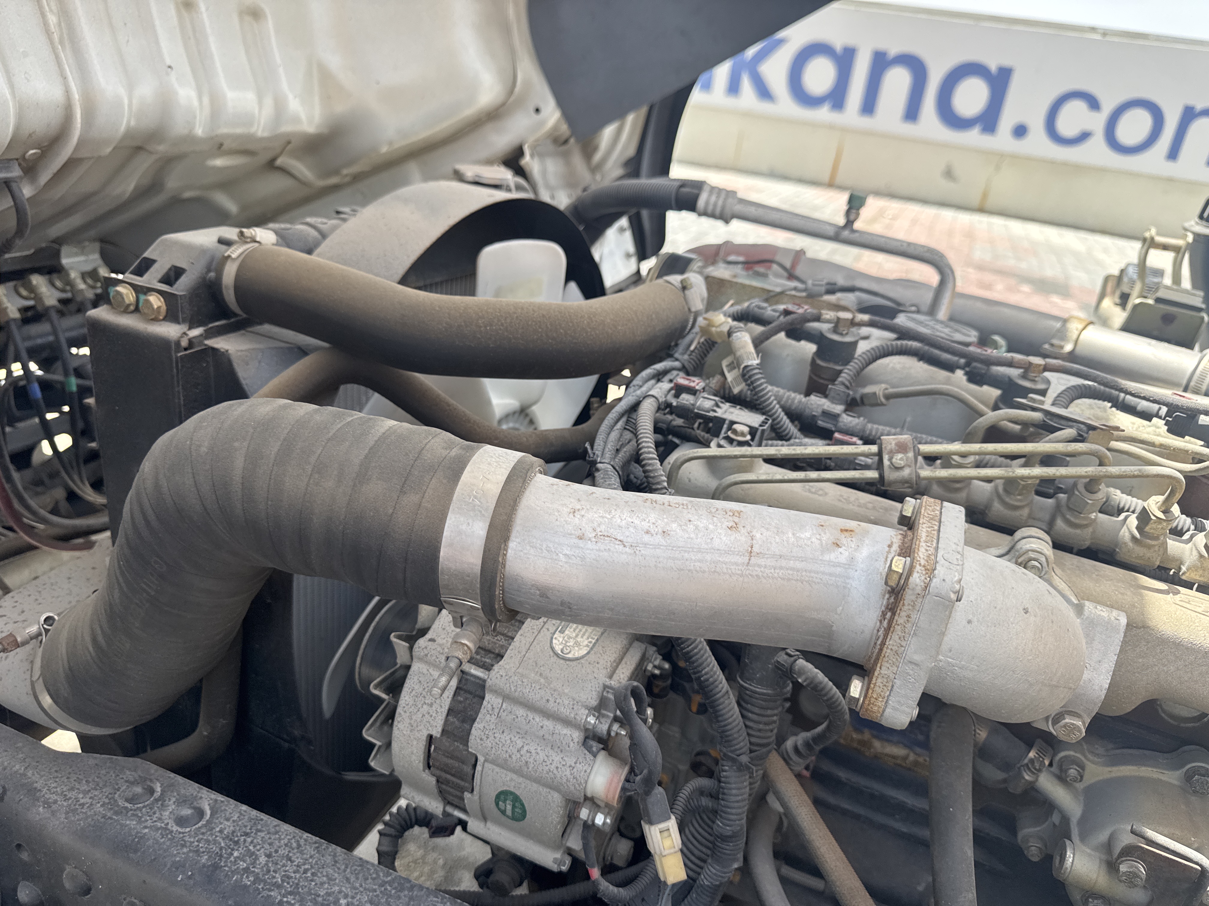 BTC-002-XCMG-SQS125-Boom-truck-cranes-inspection-Engine-Hoses-1