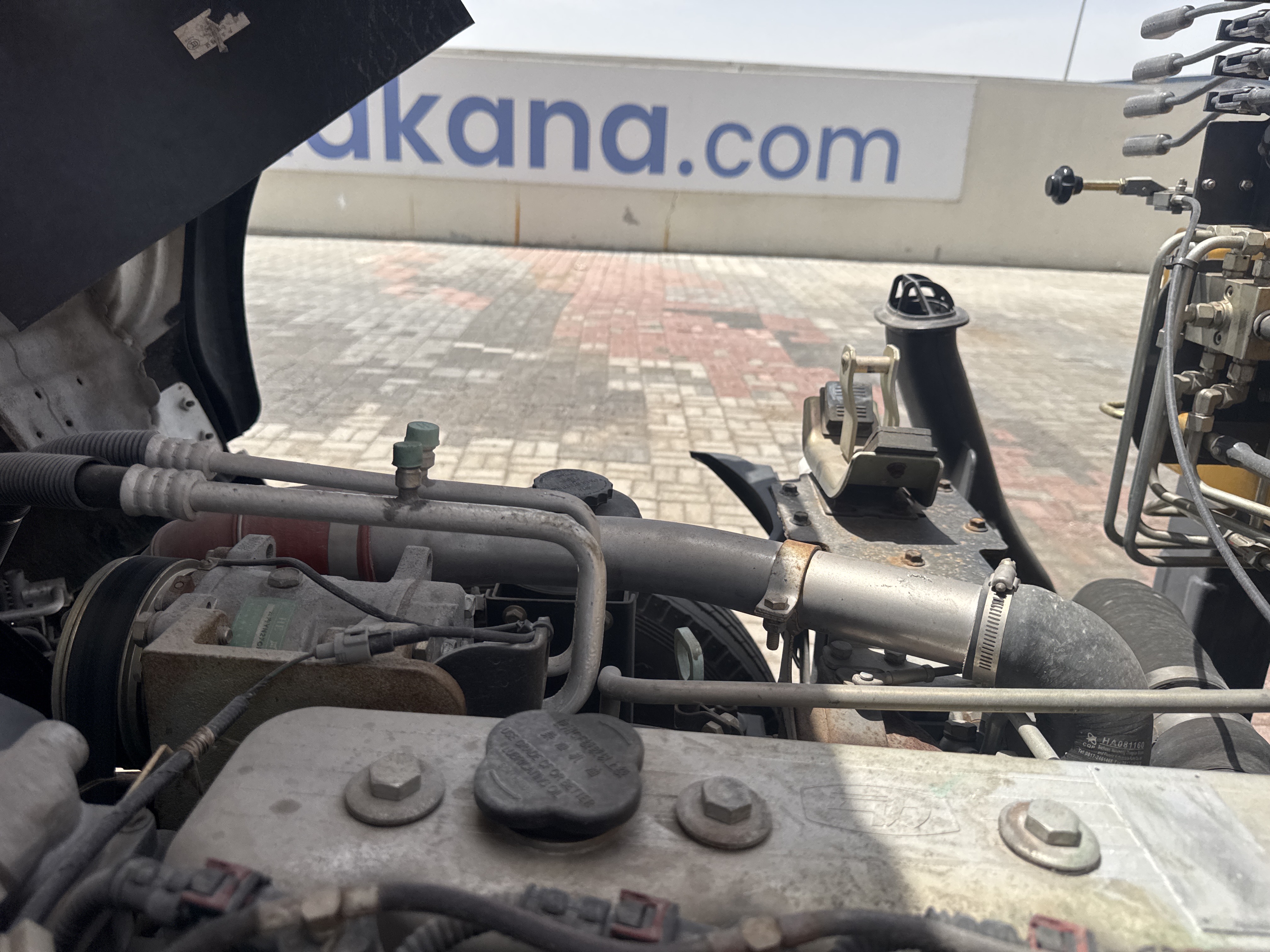 BTC-002-XCMG-SQS125-Boom-truck-cranes-inspection-Engine-Hoses-1