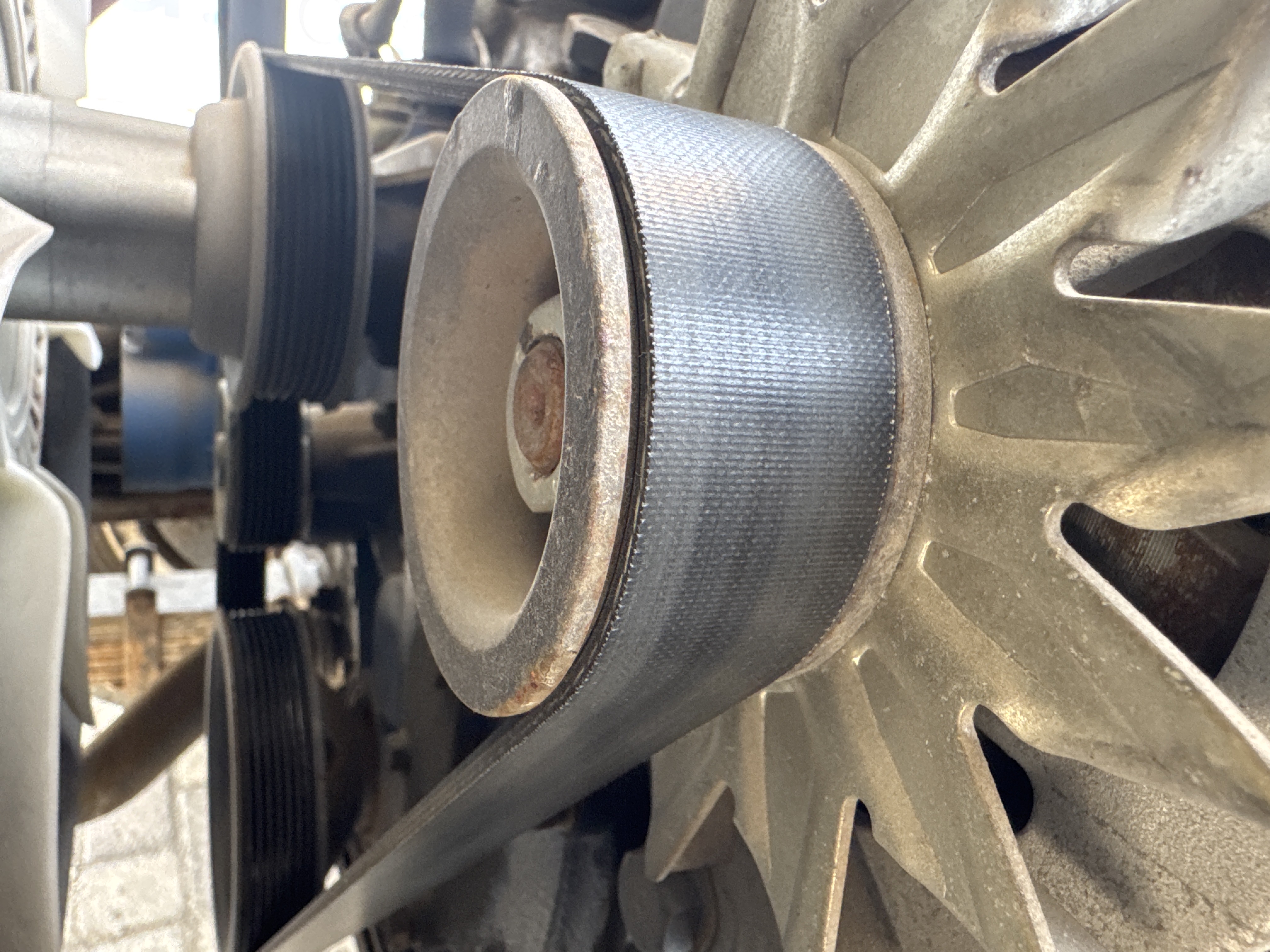 BTC-002-XCMG-SQS125-Boom-truck-cranes-inspection-Engine-Belt-1