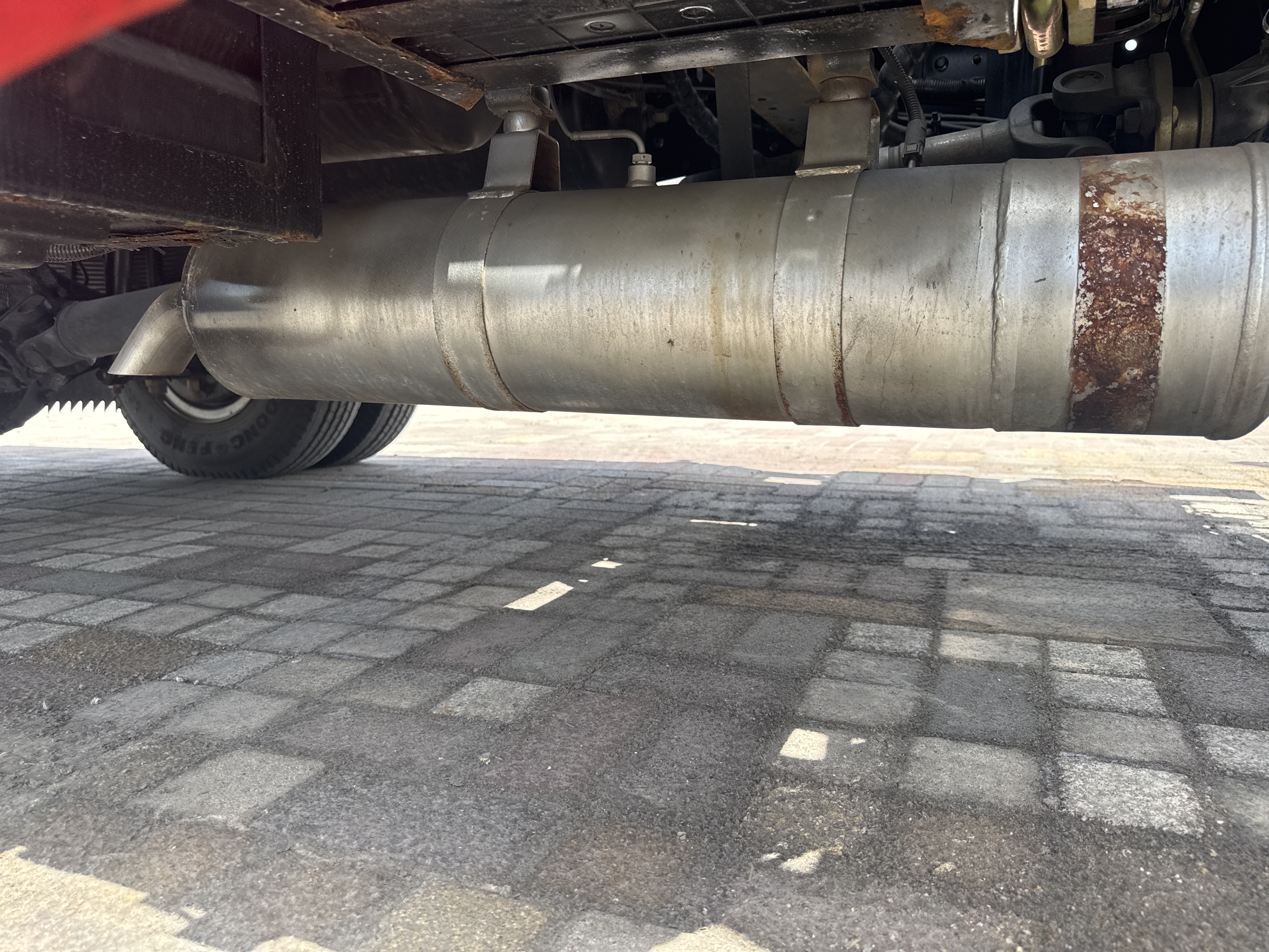 BTC-002-XCMG-SQS125-Boom-truck-cranes-inspection-Engine-Exhaust-system-1