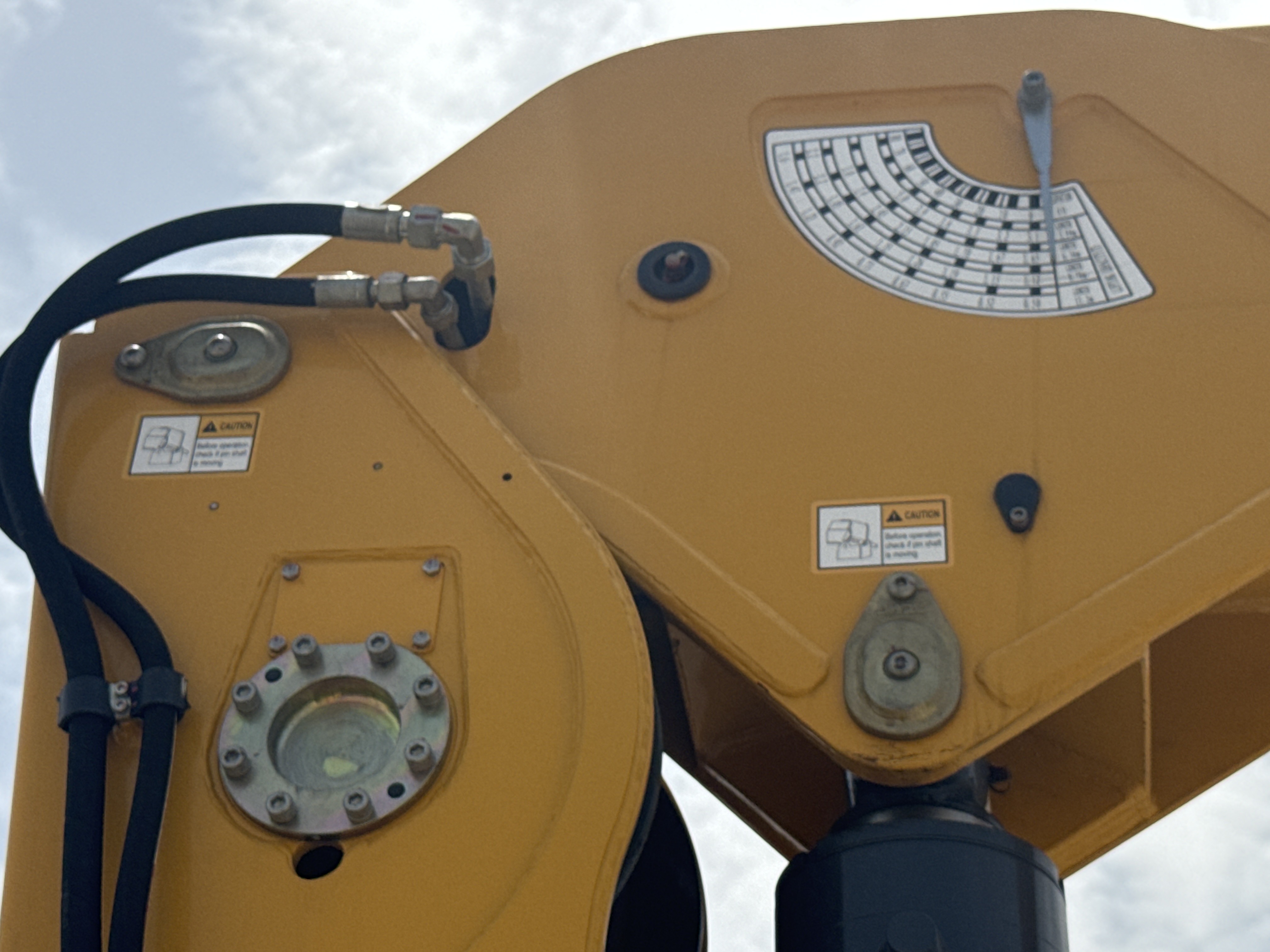 BTC-002-XCMG-SQS125-Boom-truck-cranes-inspection-Chassis-Boom-base-pin-and-bushings-1