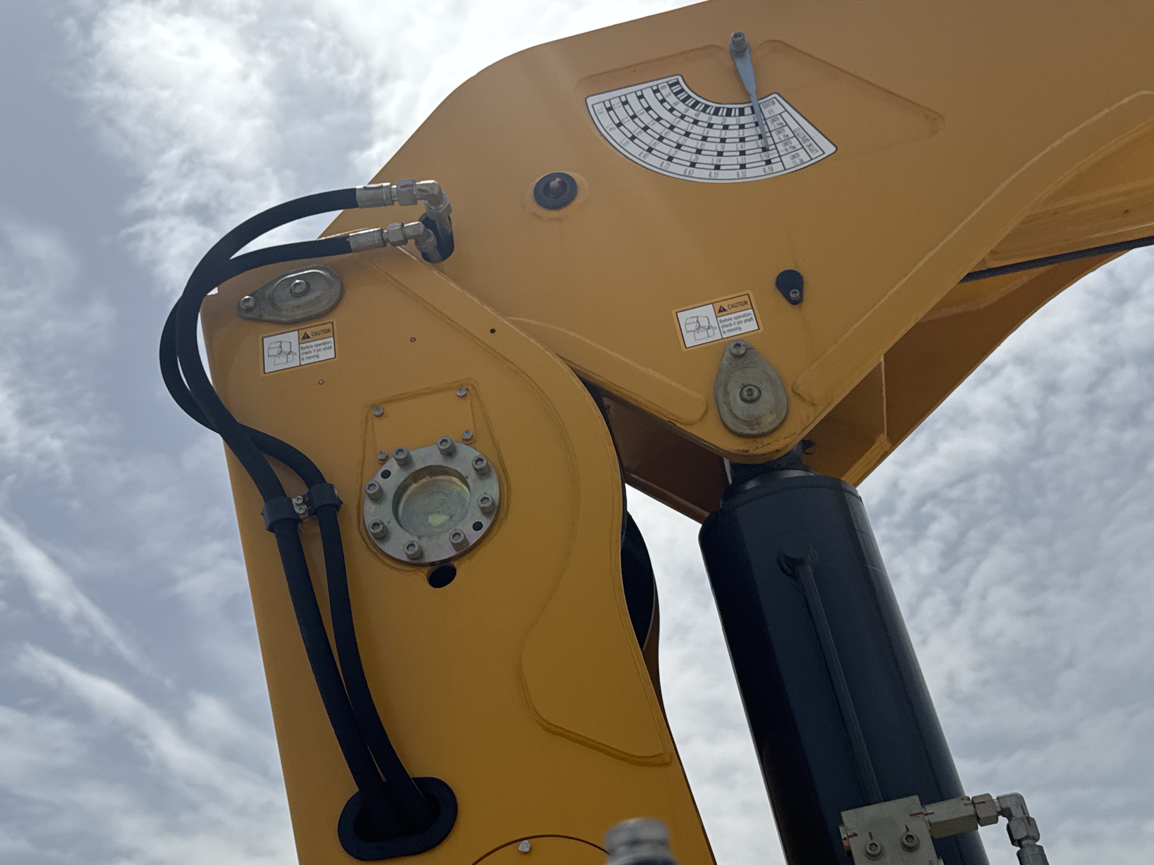 BTC-002-XCMG-SQS125-Boom-truck-cranes-inspection-Chassis-Boom-base-pin-and-bushings-1