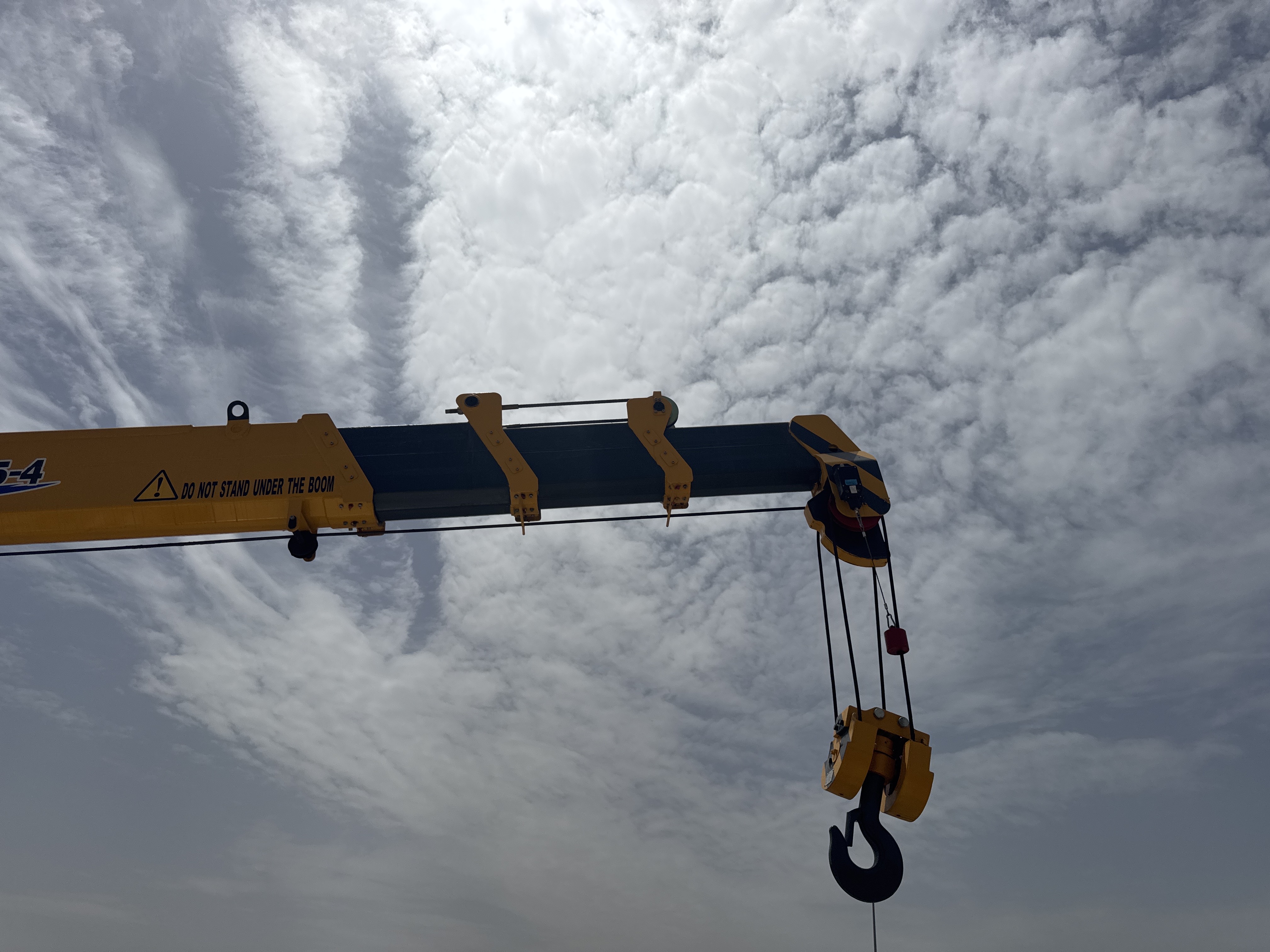 BTC-002-XCMG-SQS125-Boom-truck-cranes-inspection-Chassis-Telescopic-boom-1