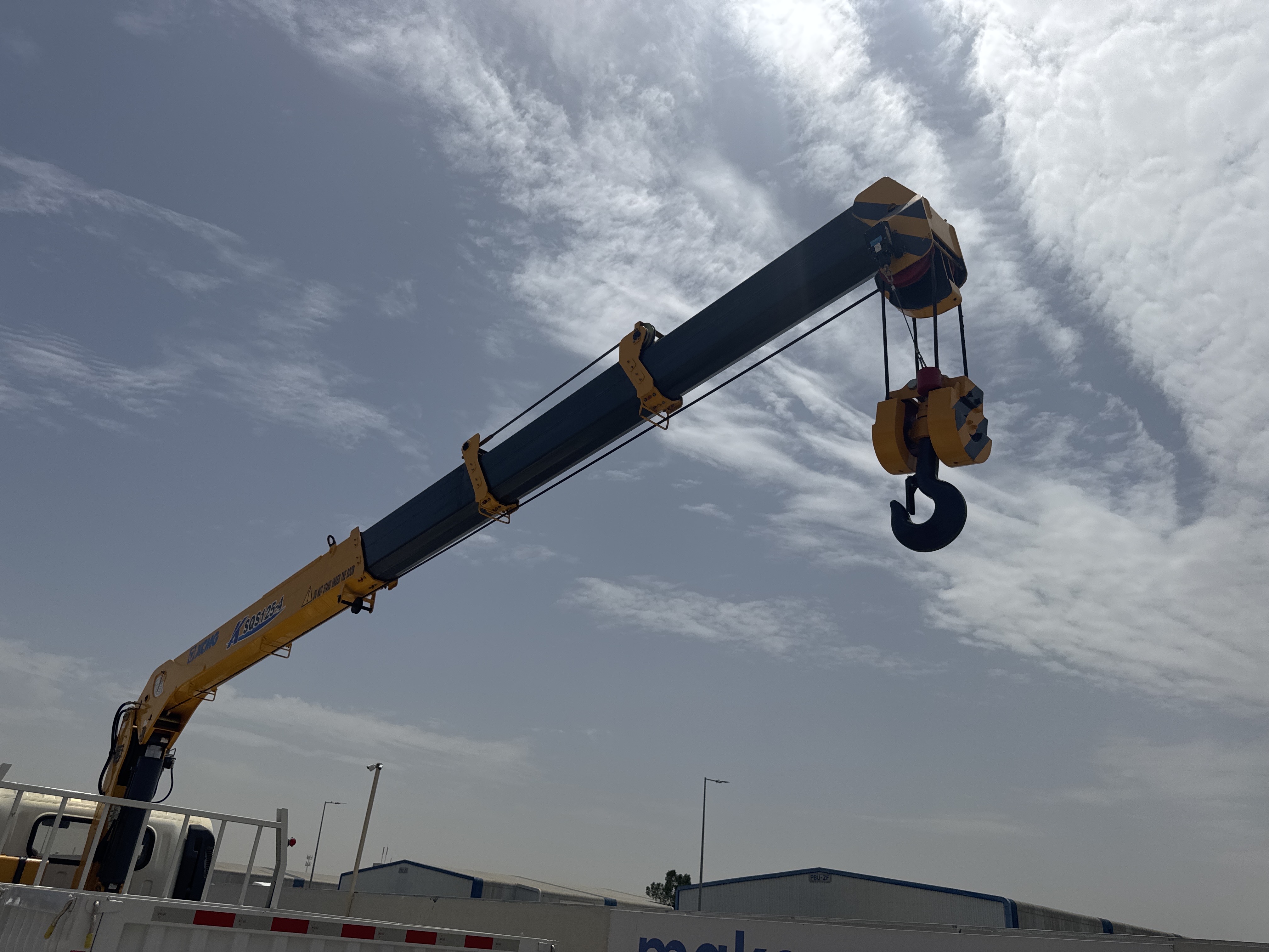 BTC-002-XCMG-SQS125-Boom-truck-cranes-inspection-Chassis-Telescopic-boom-1