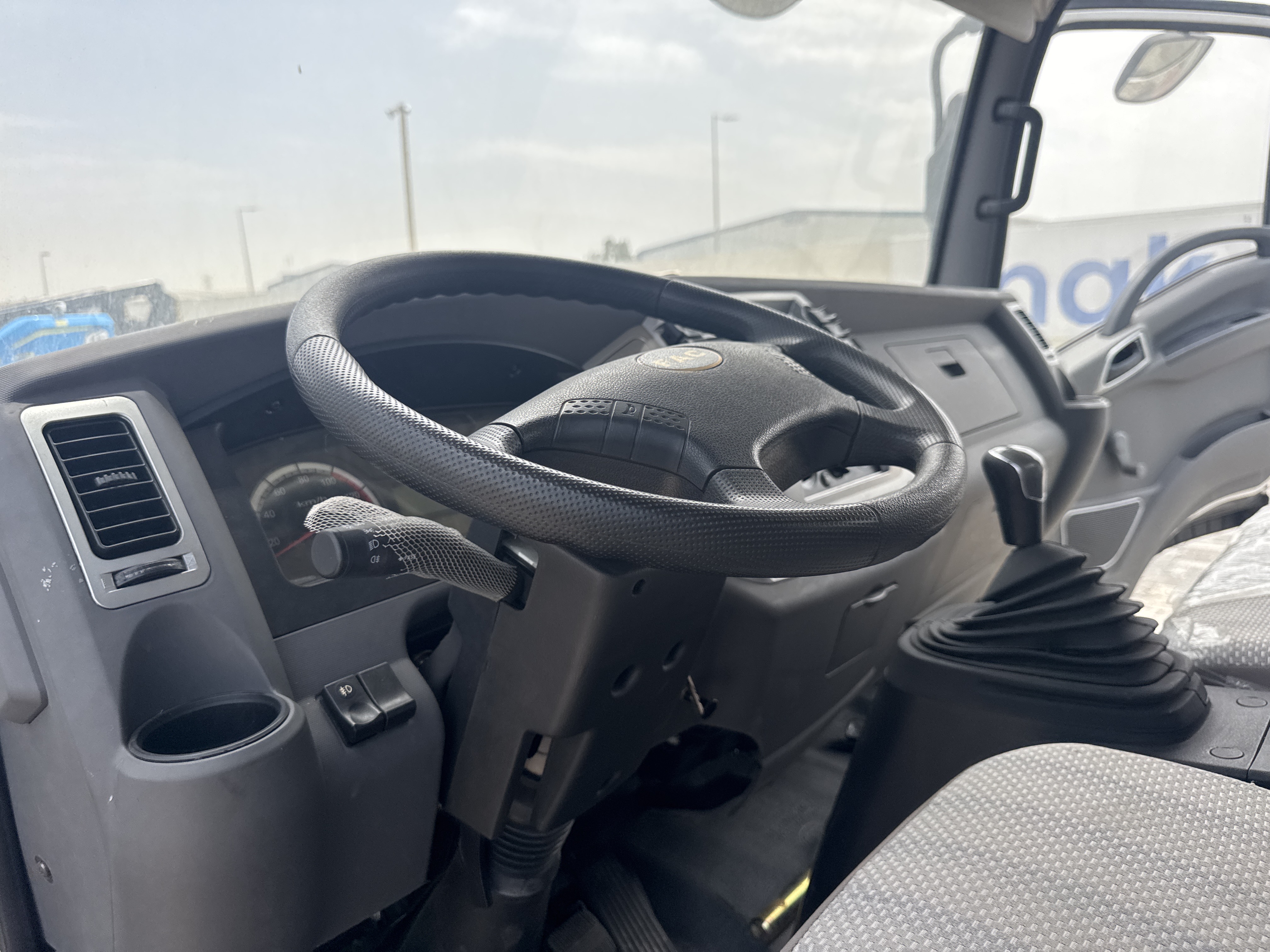 BTC-002-XCMG-SQS125-Boom-truck-cranes-inspection-Cabin-Steering-controls-1
