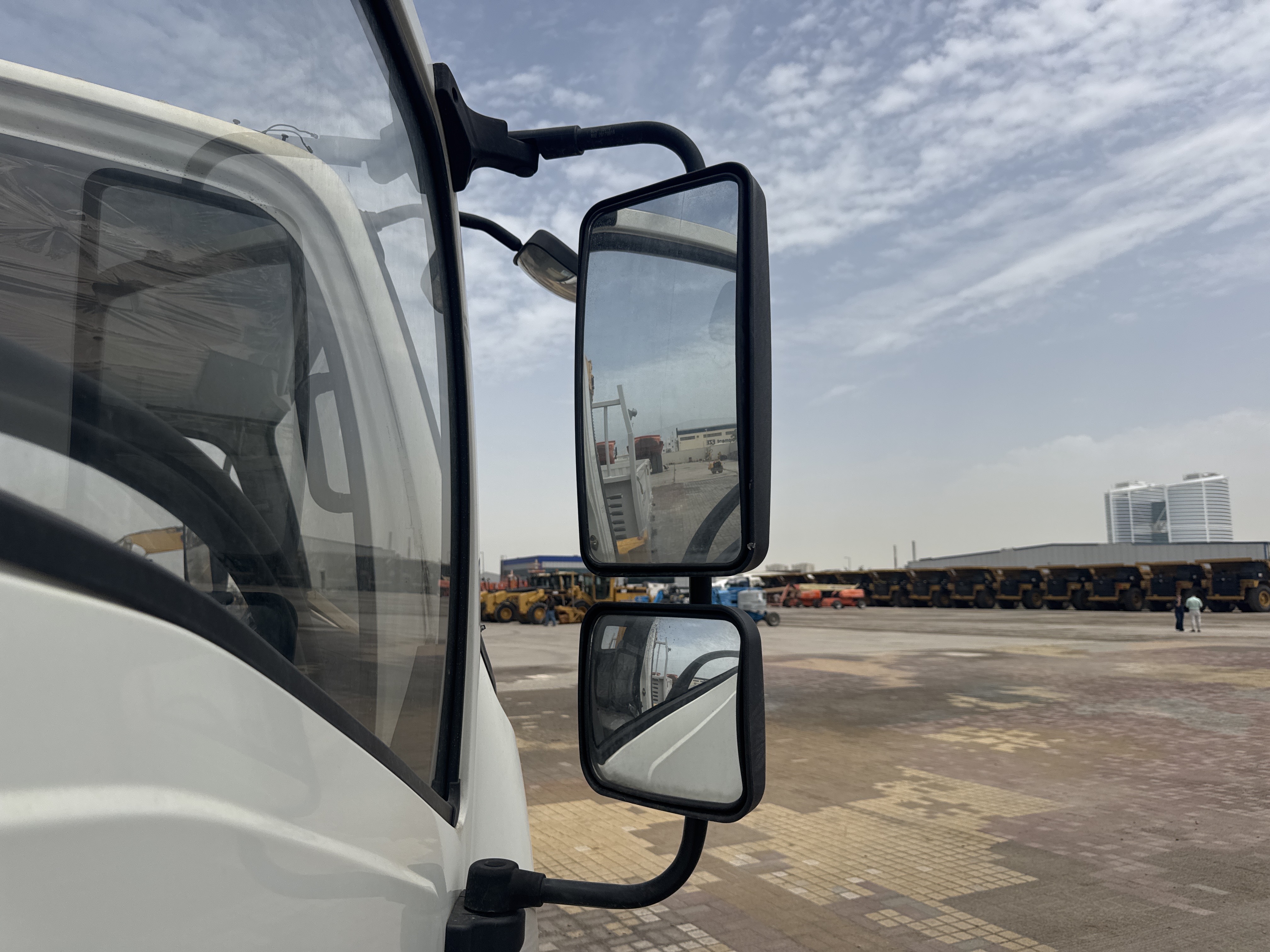 BTC-002-XCMG-SQS125-Boom-truck-cranes-inspection-Cabin-Mirrors-1