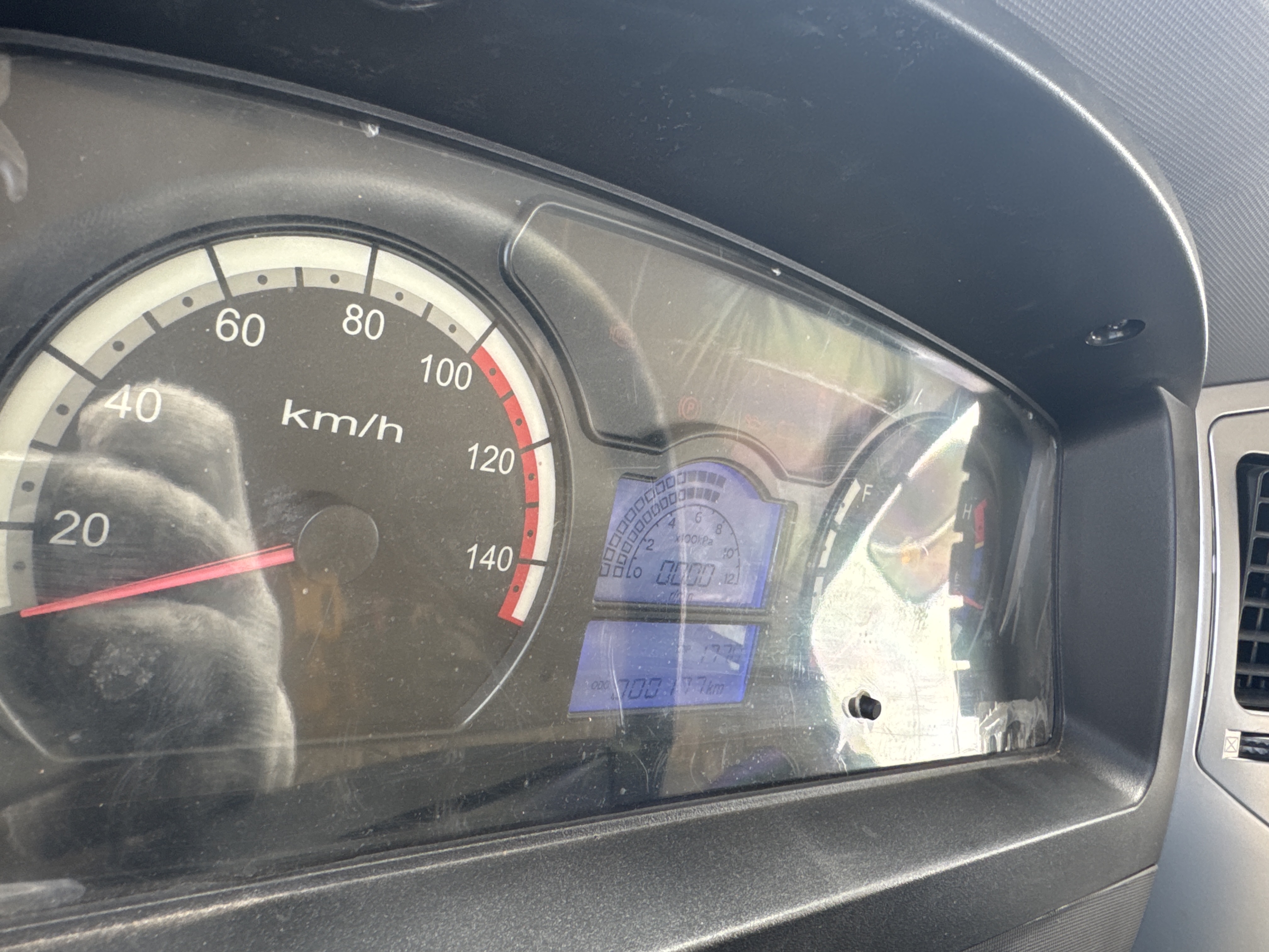 BTC-002-XCMG-SQS125-Boom-truck-cranes-inspection-Cabin-Instrument-cluster-1