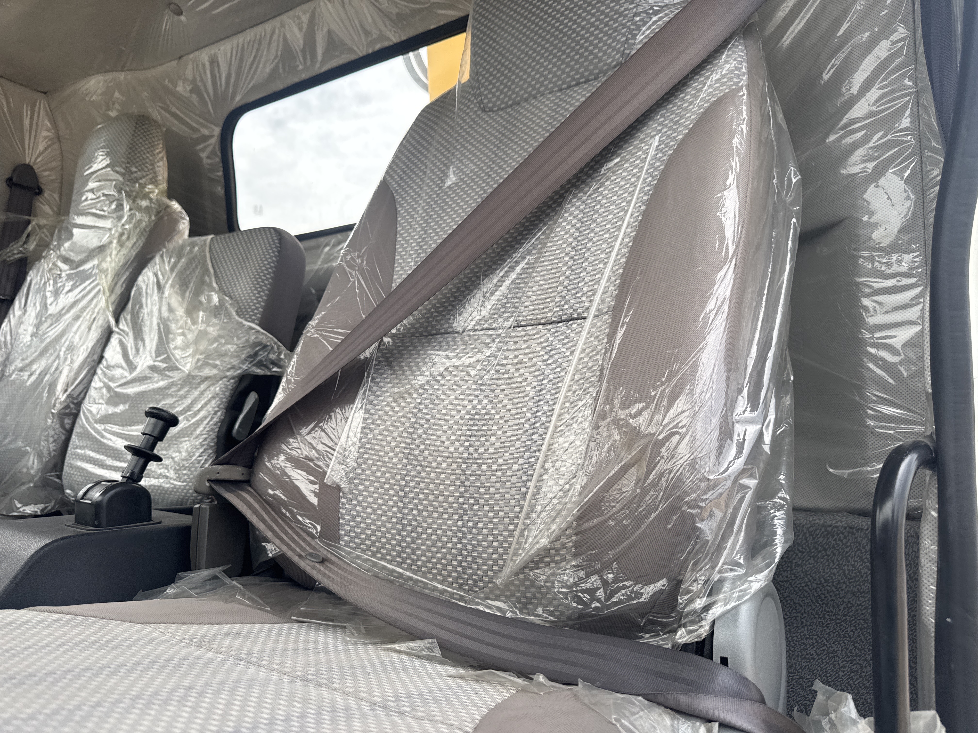 BTC-002-XCMG-SQS125-Boom-truck-cranes-inspection-Safety-Seat-belts-1