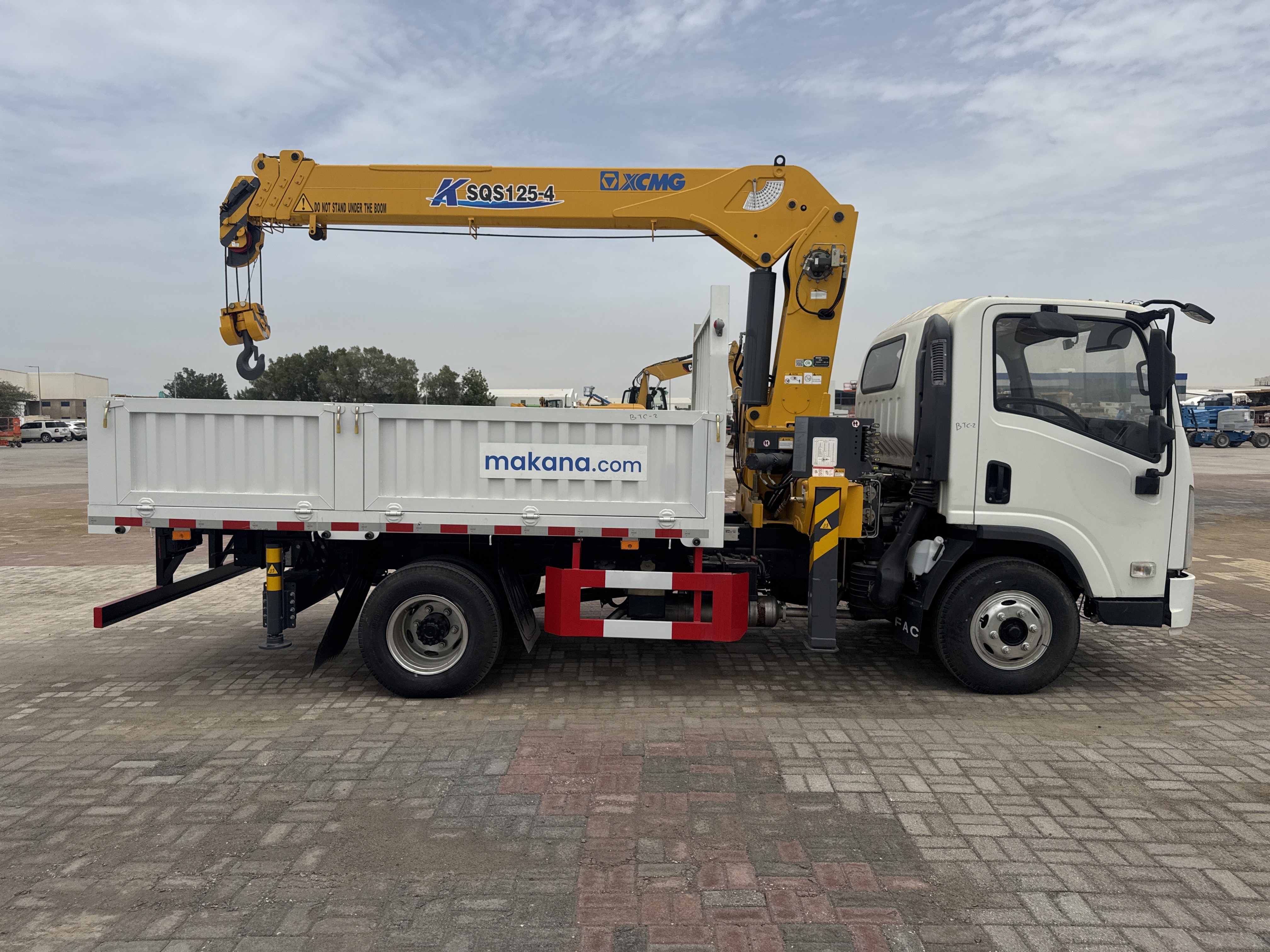 BTC-002-XCMG-SQS125-Boom-truck-cranes-inspection-Structure-Paint-1