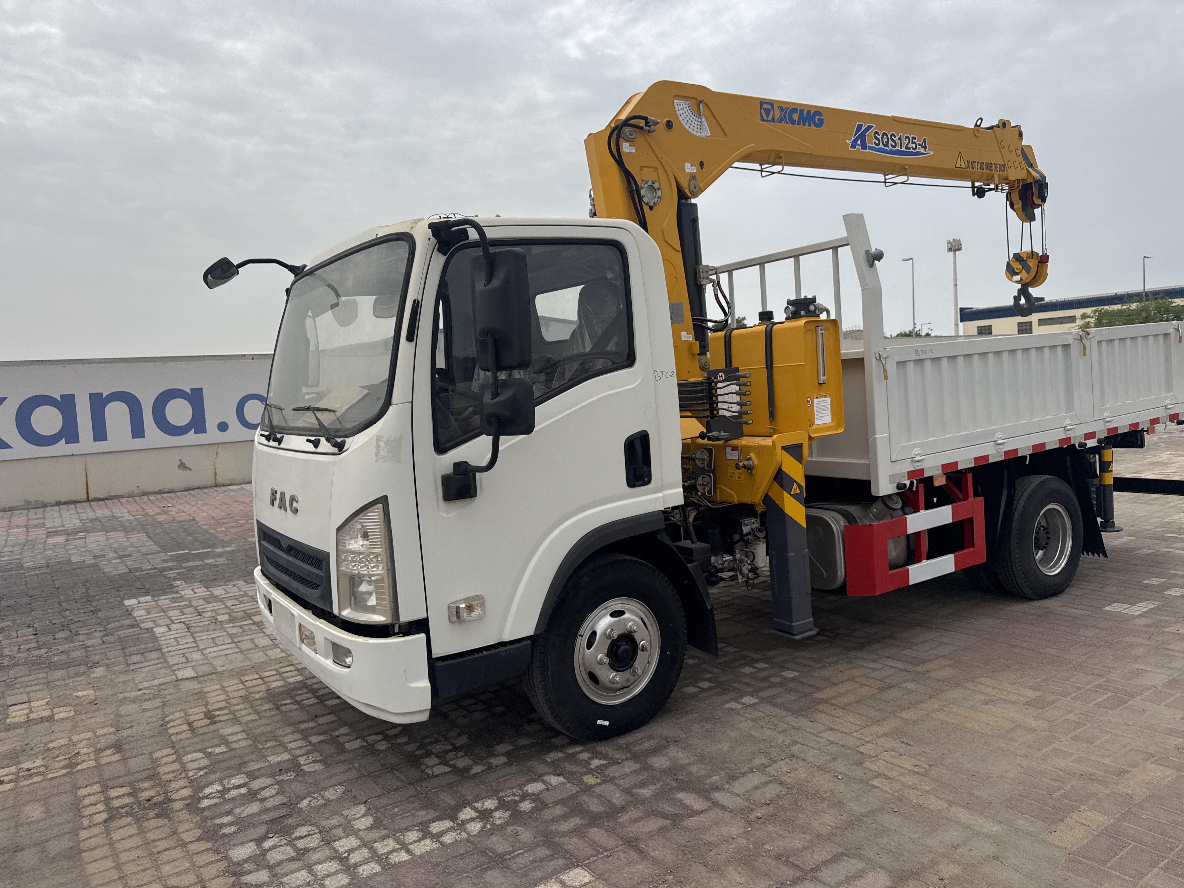 BTC-002-XCMG-SQS125-Boom-truck-cranes-inspection-Structure-Paint-1