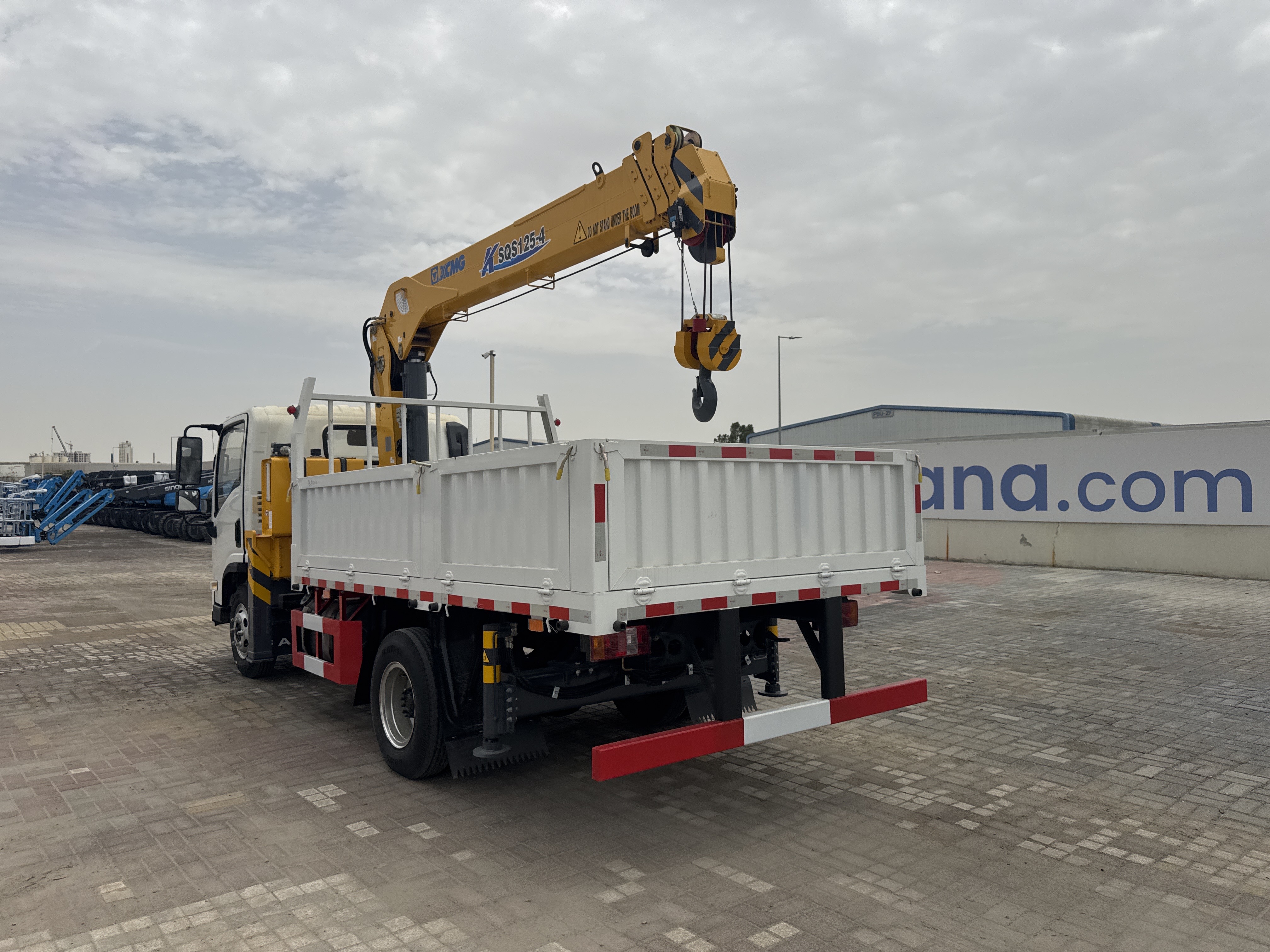 BTC-002-XCMG-SQS125-Boom-truck-cranes-inspection-Structure-Paint-1