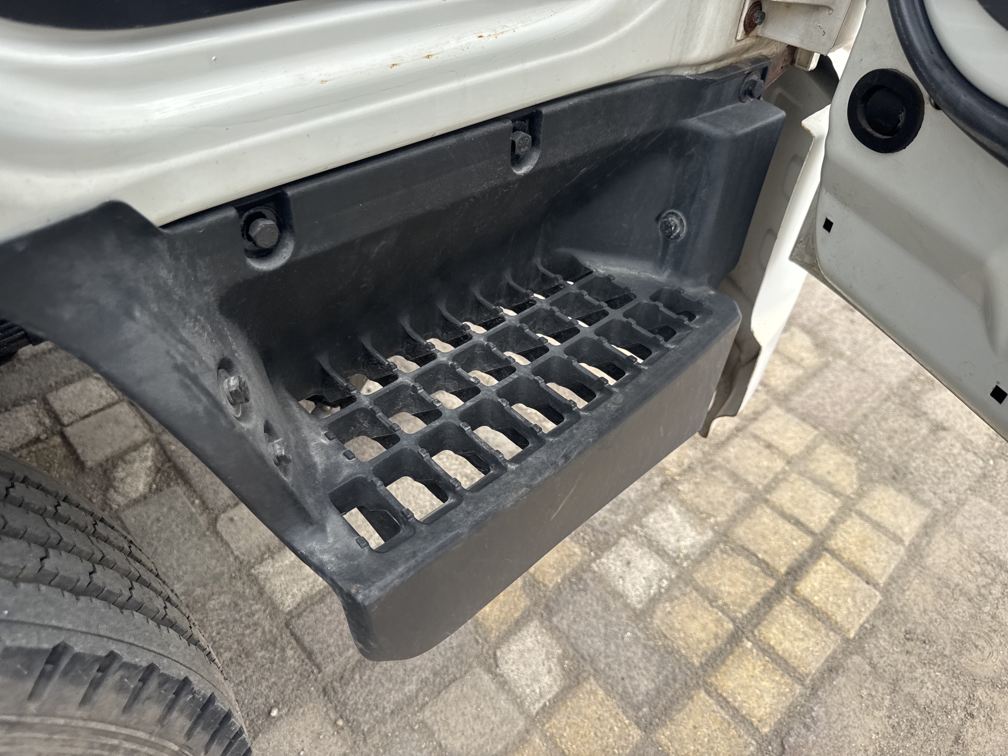 BTC-002-XCMG-SQS125-Boom-truck-cranes-inspection-Structure-Steps/ladders-1