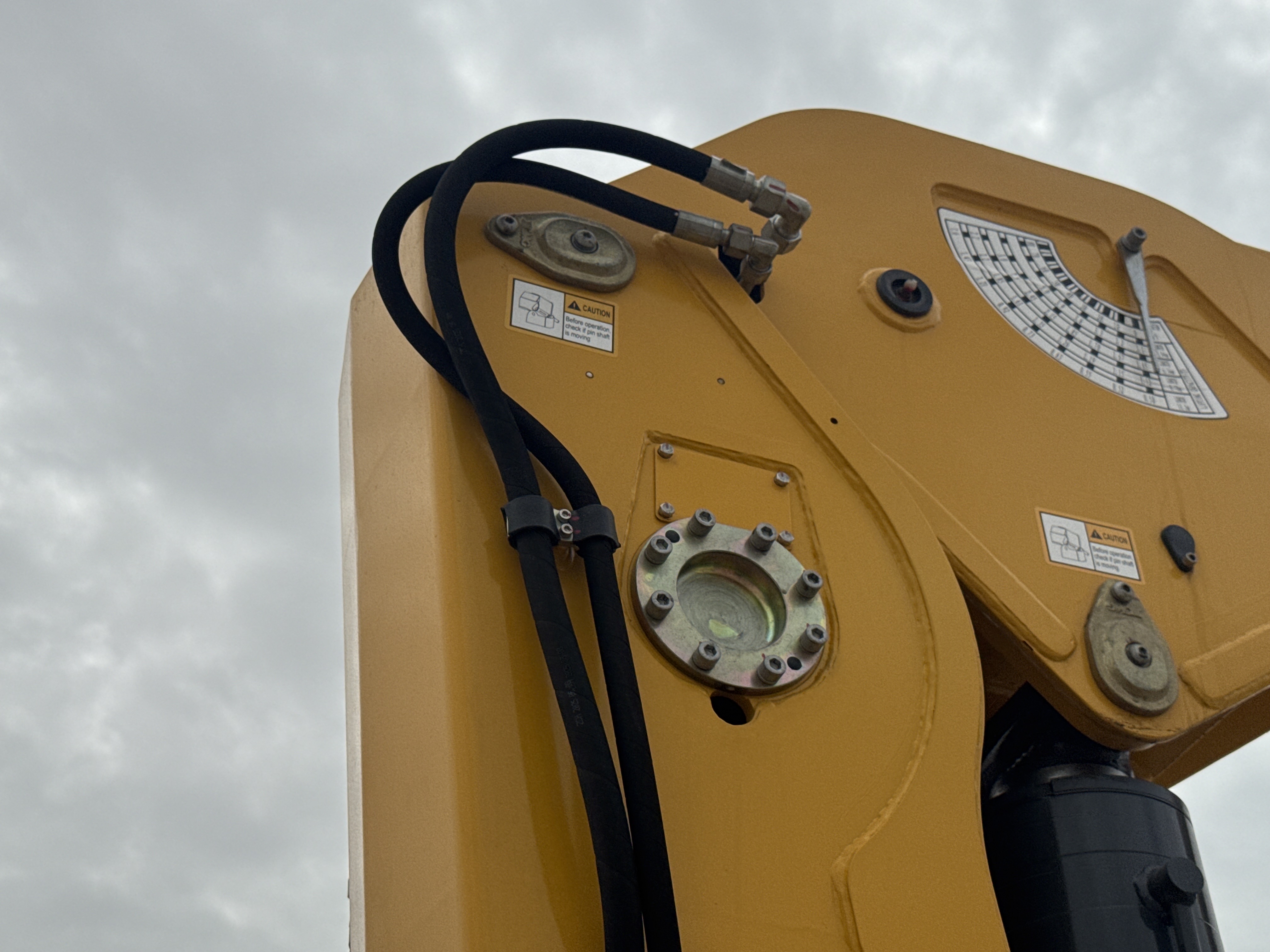 BTC-002-XCMG-SQS125-Boom-truck-cranes-inspection-Hydraulics-Hydraulic-hoses-and-lines-1