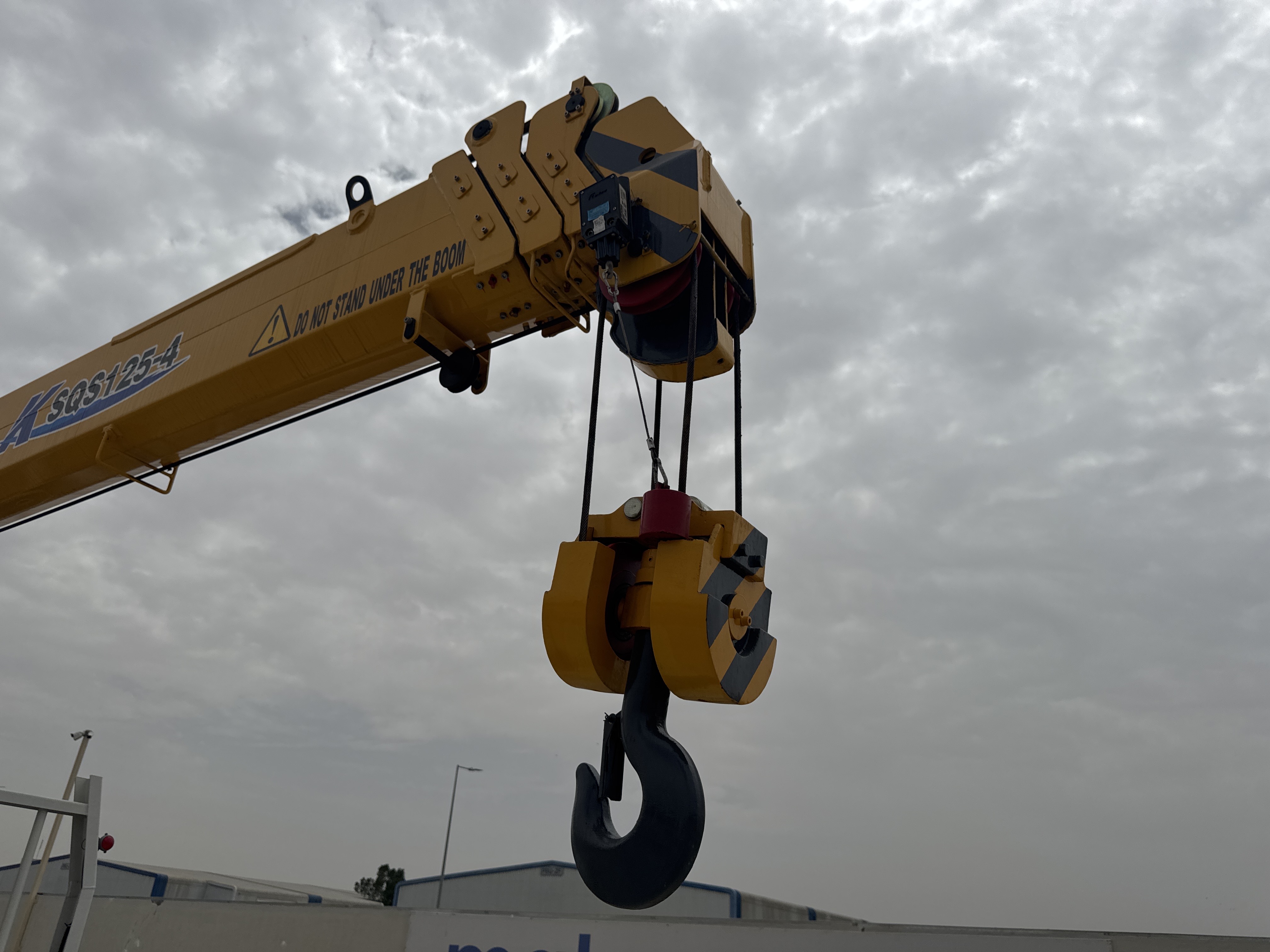 BTC-002-XCMG-SQS125-Boom-truck-cranes-inspection-Structure-Main-hook-1