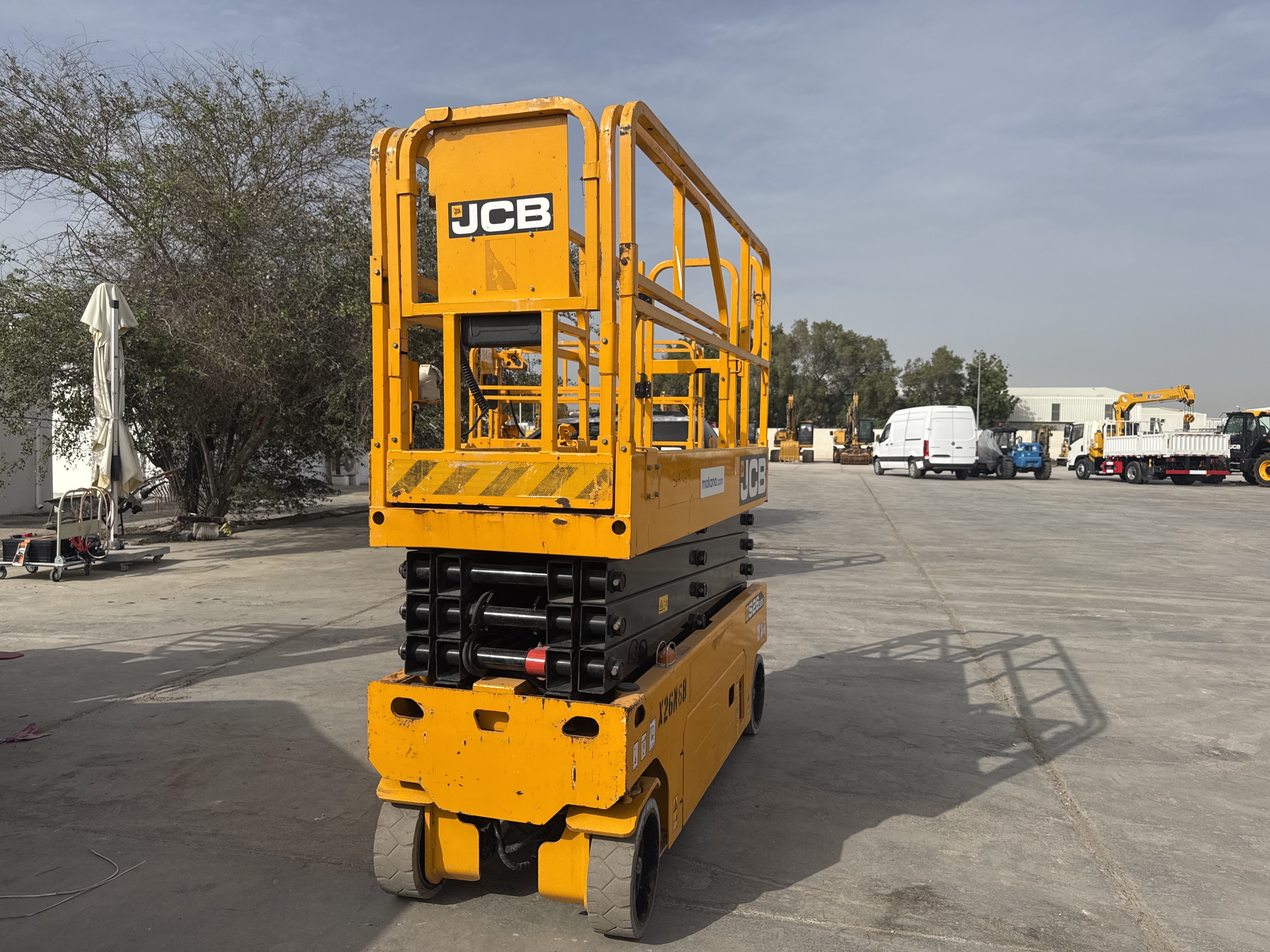 SLA-025-جي-سي-بي-S2632E-رافعات-مقصية-فحص-الهيكل-الصبغ-1