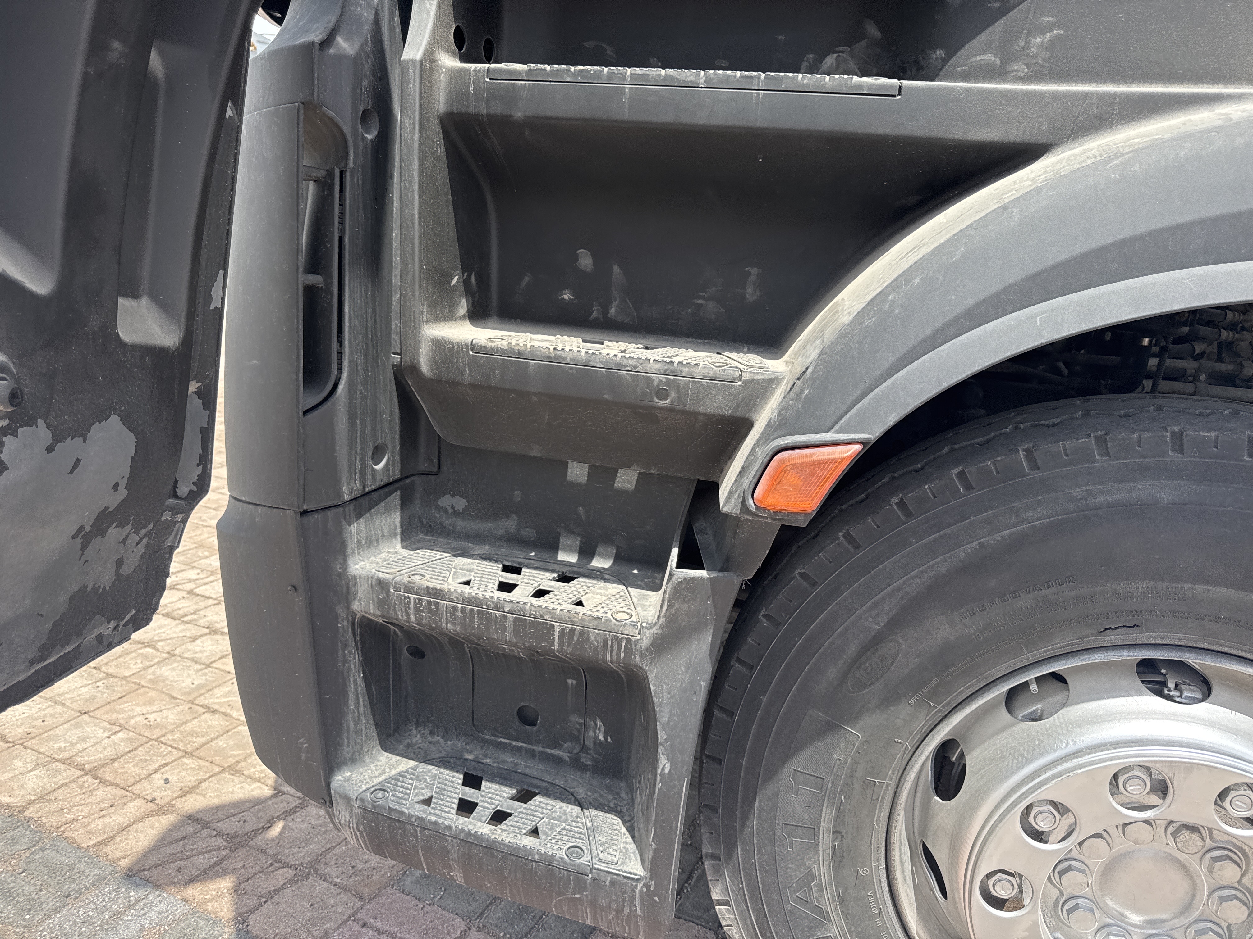 PMT-004-Mercedes-Benz-Actros-1845-Trailer-trucks-inspection-Structure-Steps/ladders-1
