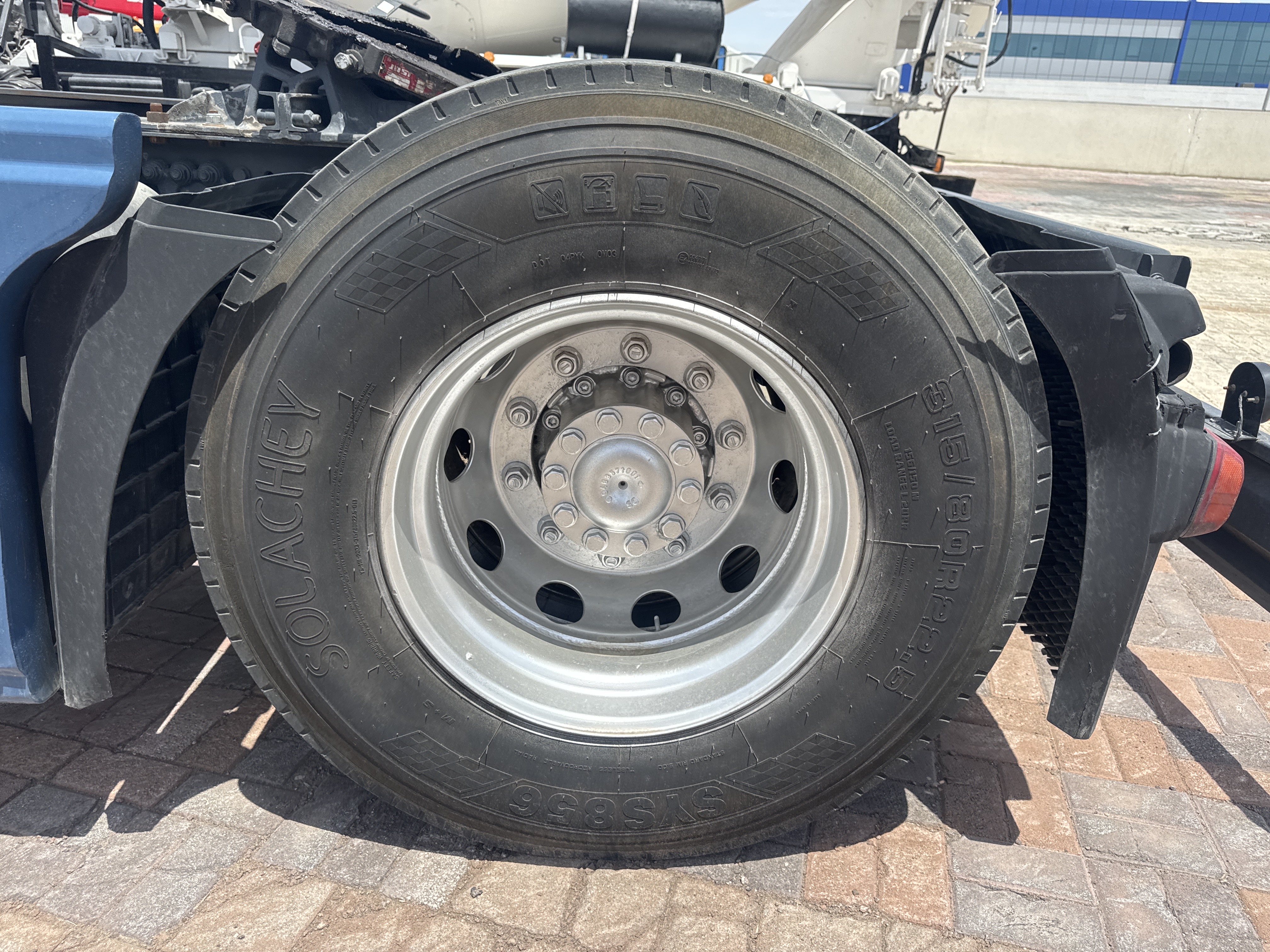 PMT-004-Mercedes-Benz-Actros-1845-Trailer-trucks-inspection-Chassis-Left-rear-tire-/-wheel-hub---condition-1