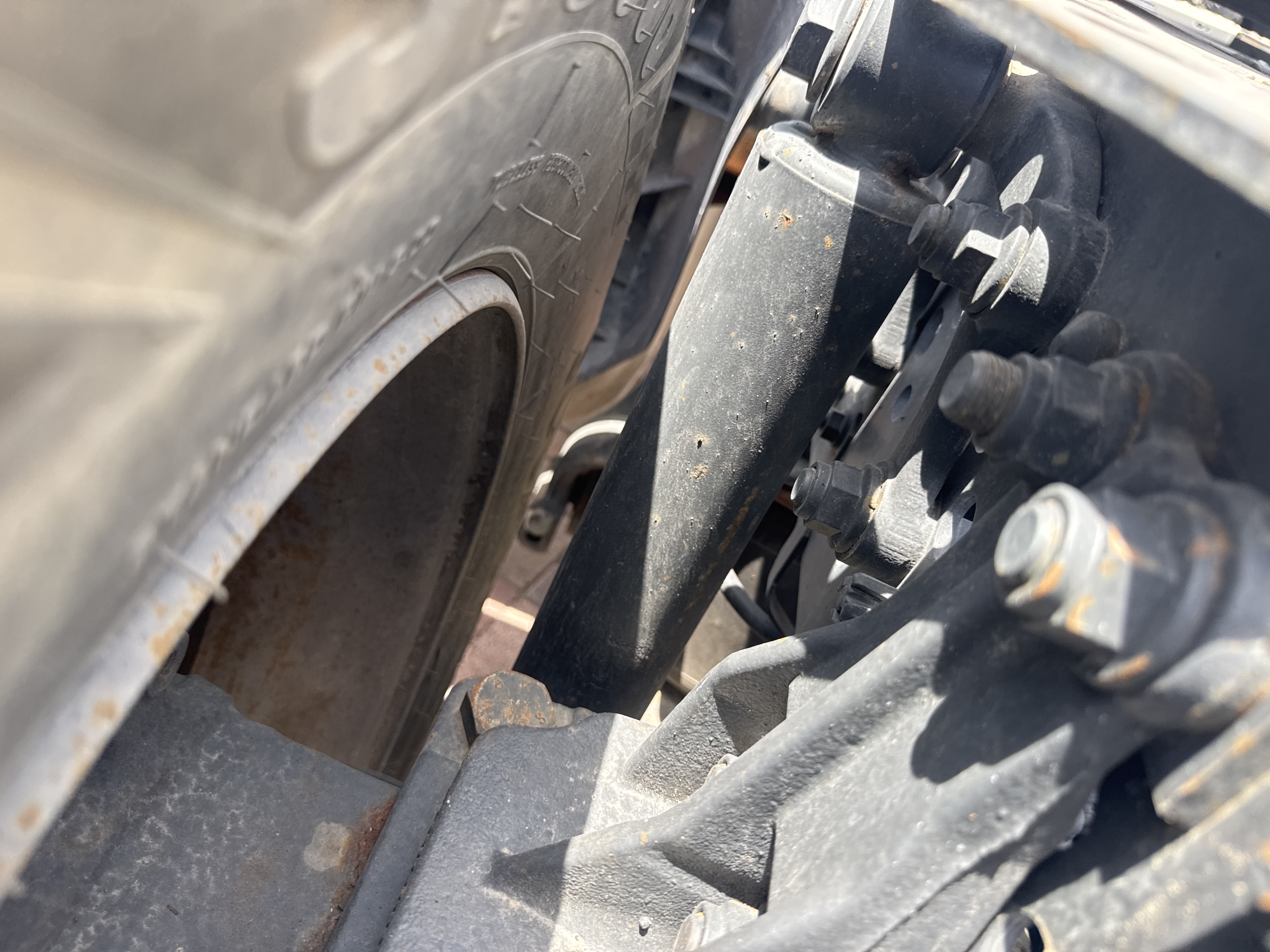 PMT-004-Mercedes-Benz-Actros-1845-Trailer-trucks-inspection-Chassis-Rear-suspension-1
