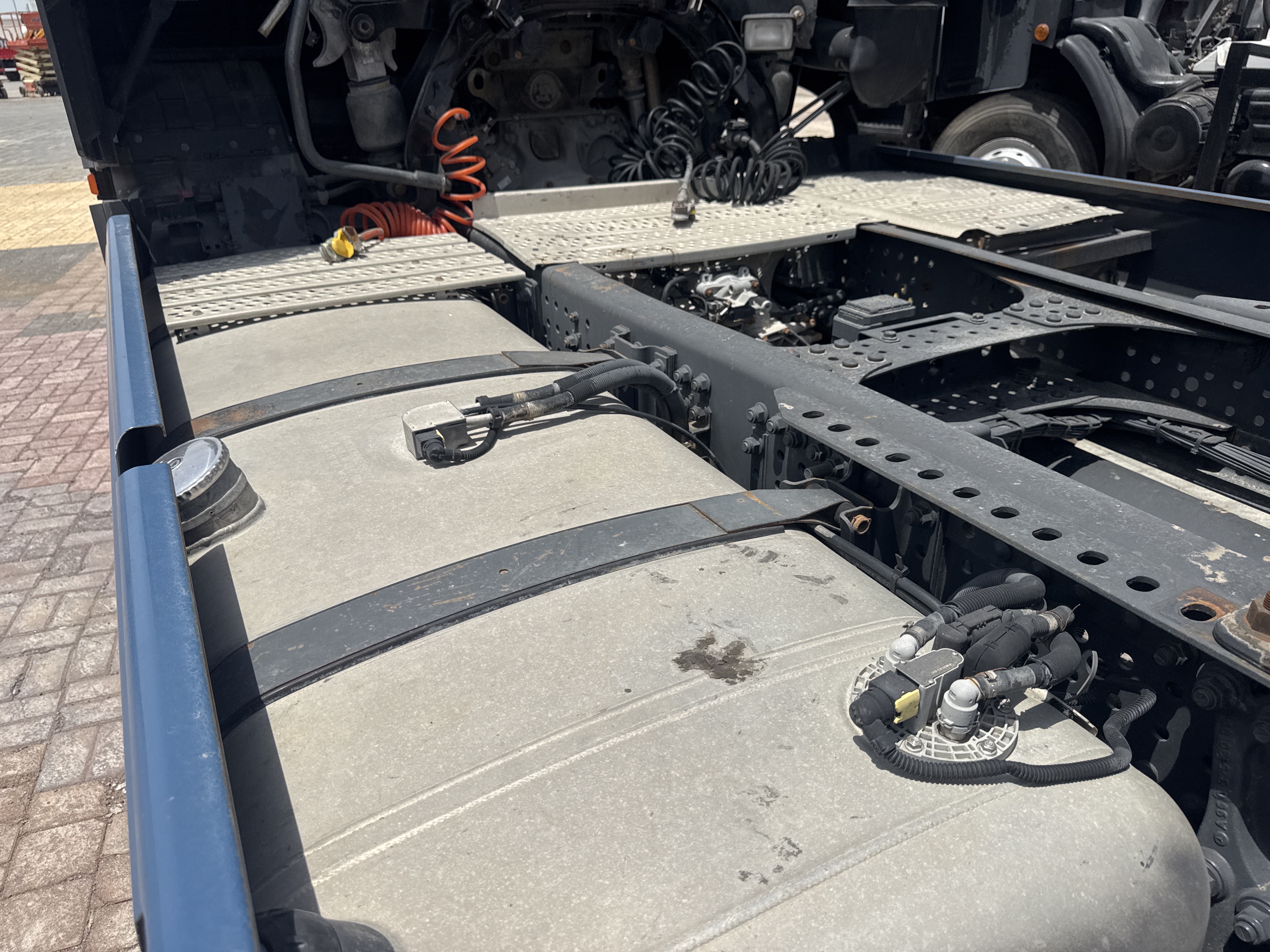 PMT-004-Mercedes-Benz-Actros-1845-Trailer-trucks-inspection-Engine-Fuel-tank-1