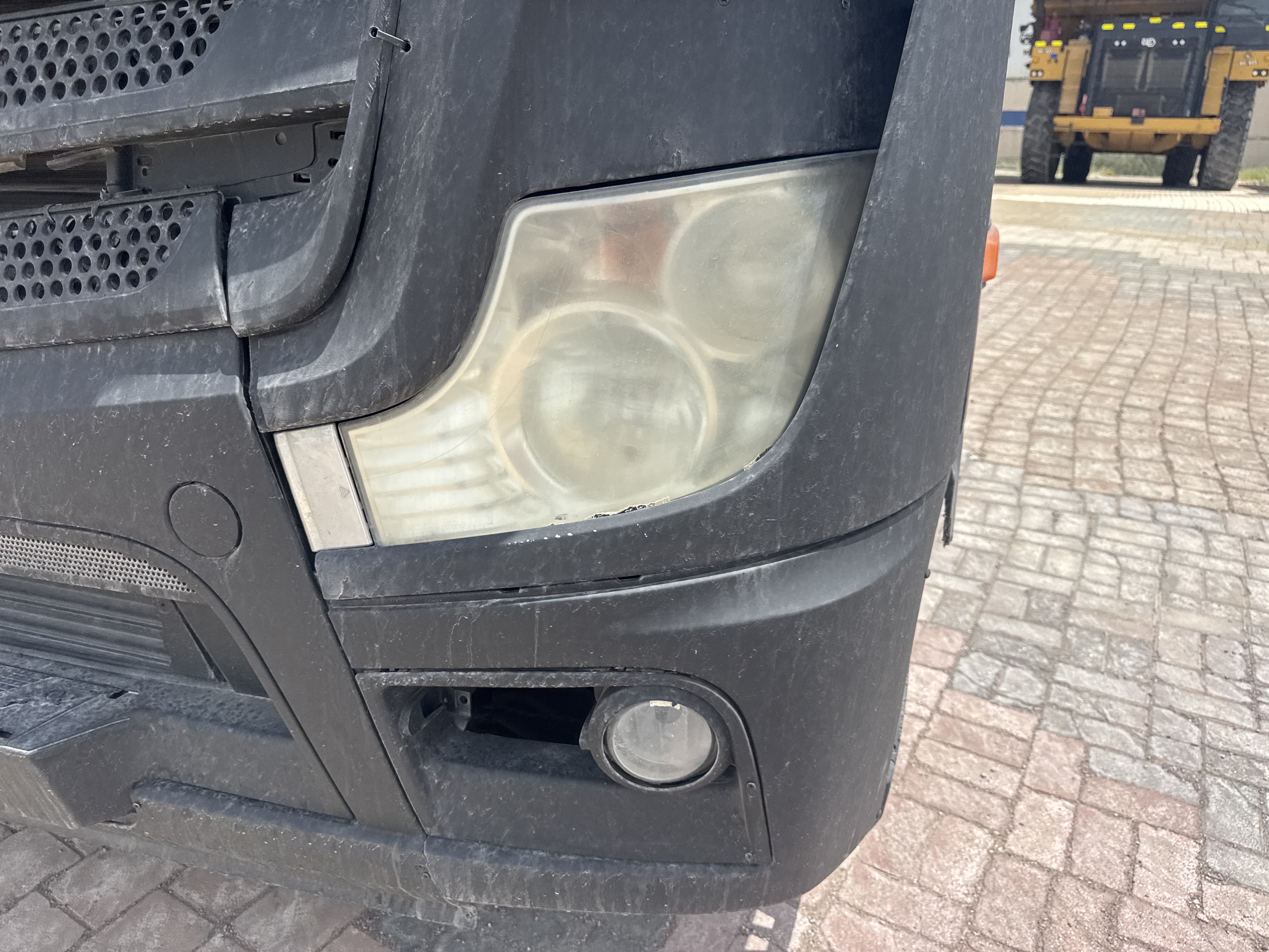PMT-004-Mercedes-Benz-Actros-1845-Trailer-trucks-inspection-Electronic-Lights-and-signals-1