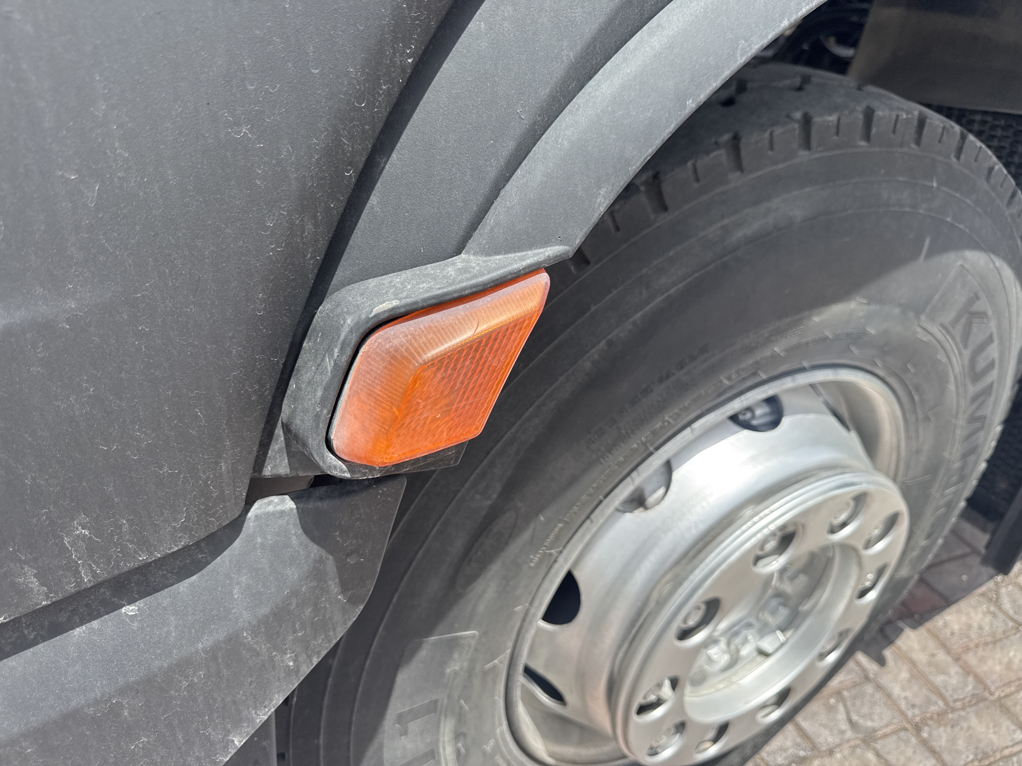 PMT-004-Mercedes-Benz-Actros-1845-Trailer-trucks-inspection-Electronic-Lights-and-signals-1