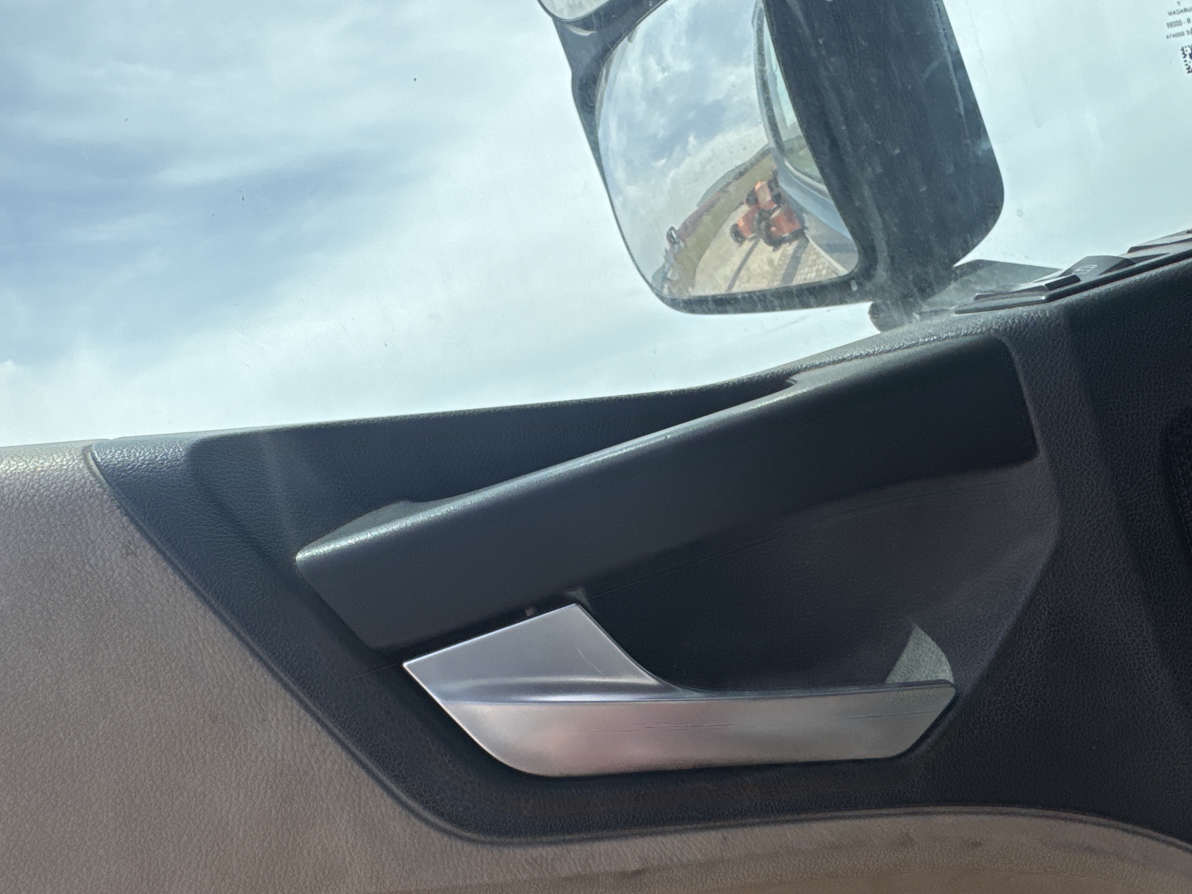 PMT-004-Mercedes-Benz-Actros-1845-Trailer-trucks-inspection-Cabin-Door-handles-1
