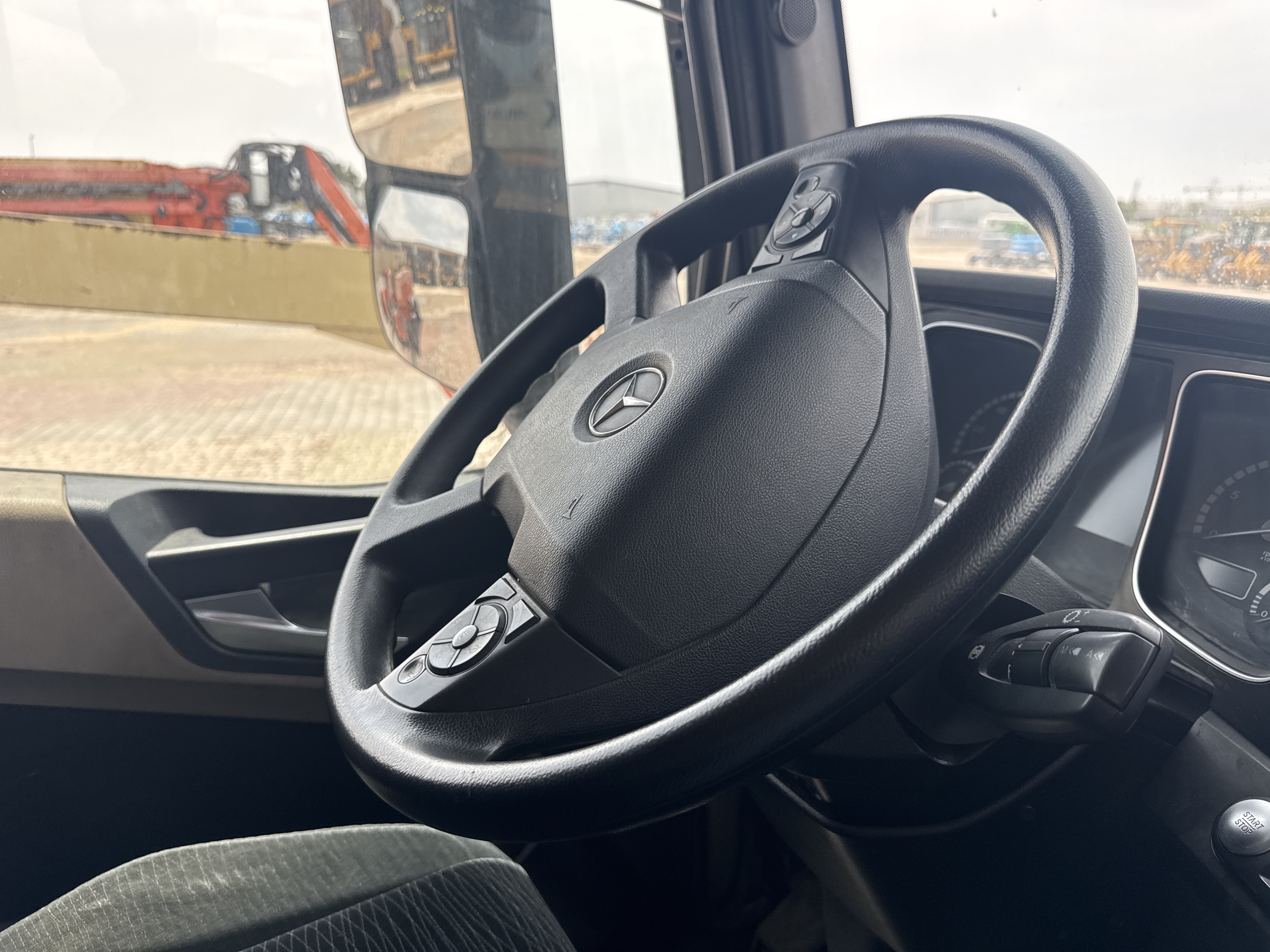 PMT-004-Mercedes-Benz-Actros-1845-Trailer-trucks-inspection-Cabin-Steering-controls-1