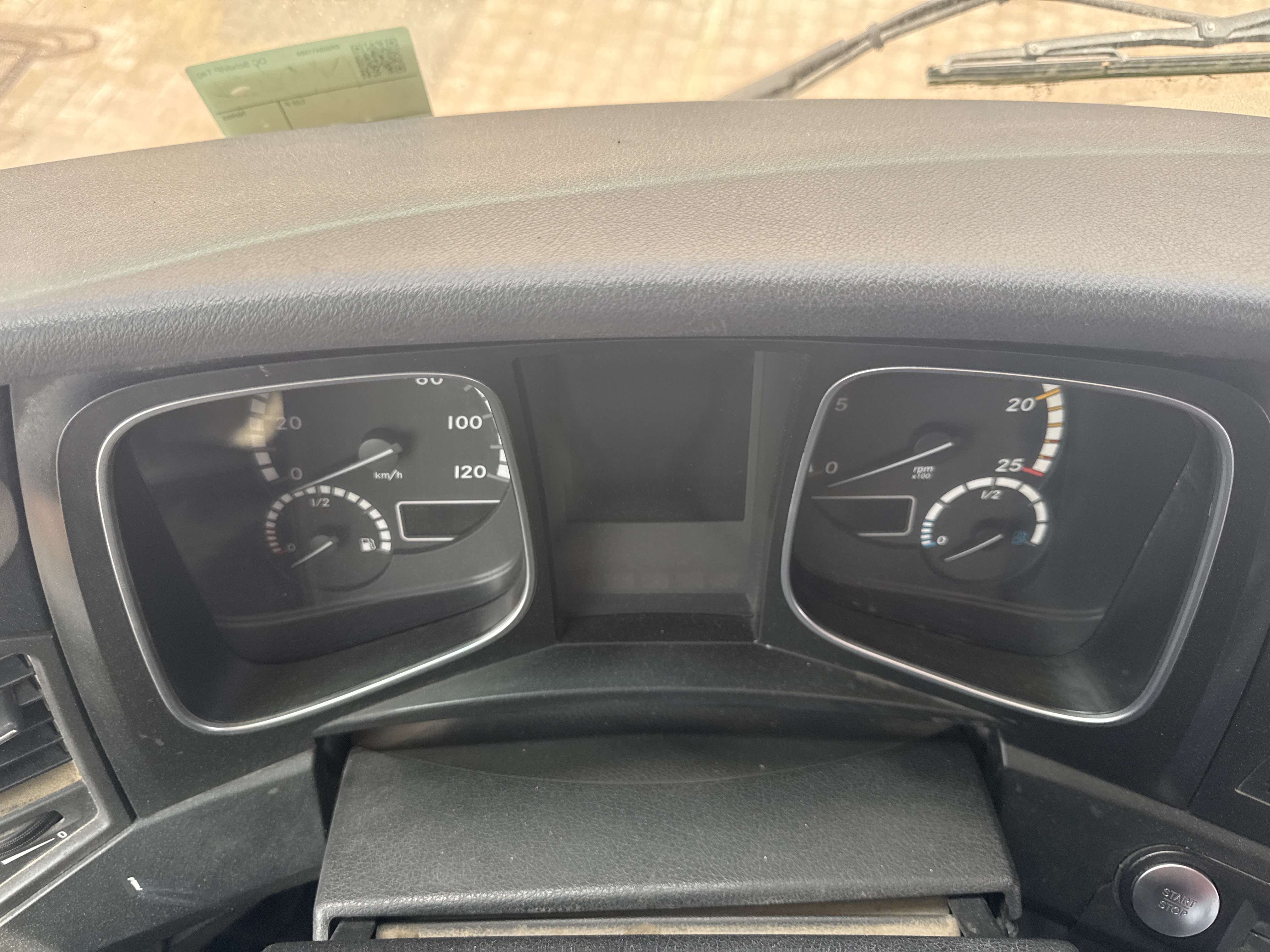 PMT-004-Mercedes-Benz-Actros-1845-Trailer-trucks-inspection-Cabin-Instrument-cluster-1