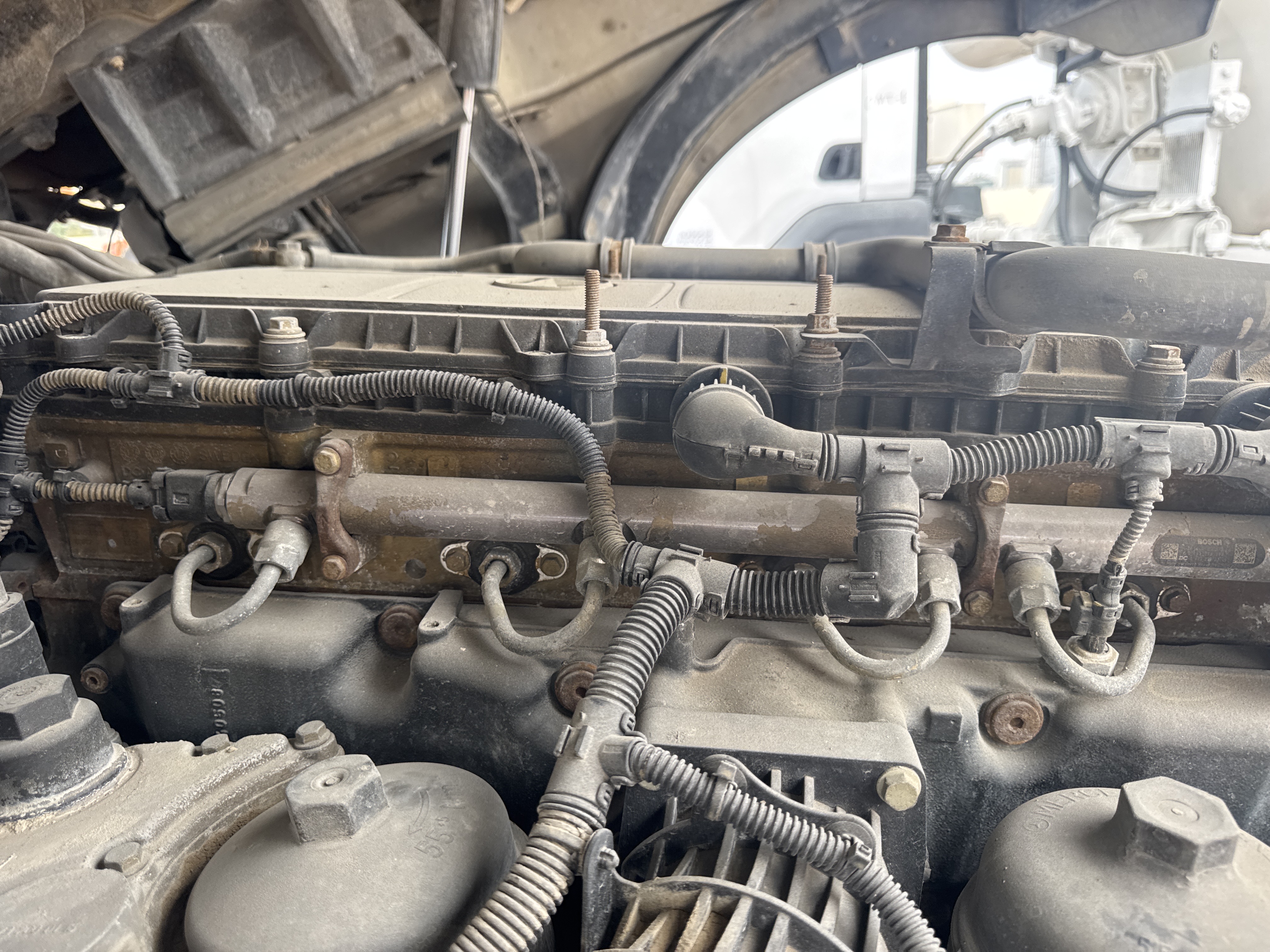 PMT-004-Mercedes-Benz-Actros-1845-Trailer-trucks-inspection-Engine-Fuel-leaks-1