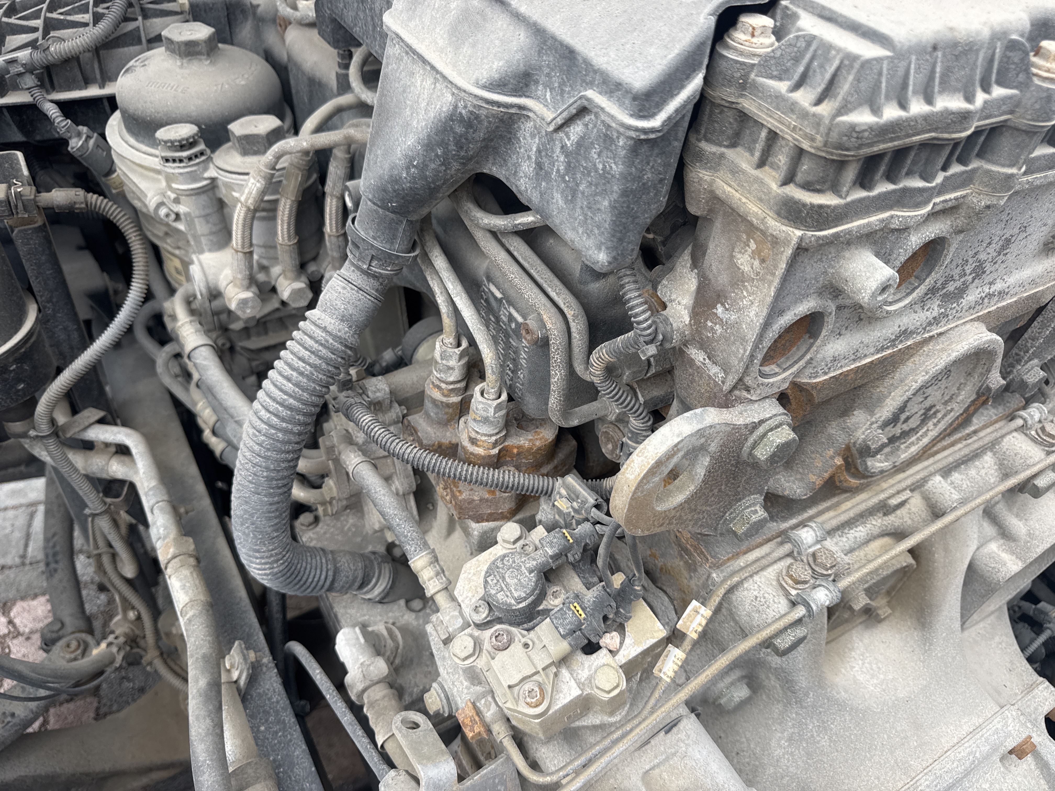 PMT-004-Mercedes-Benz-Actros-1845-Trailer-trucks-inspection-Engine-Engine-oil-leaks-1