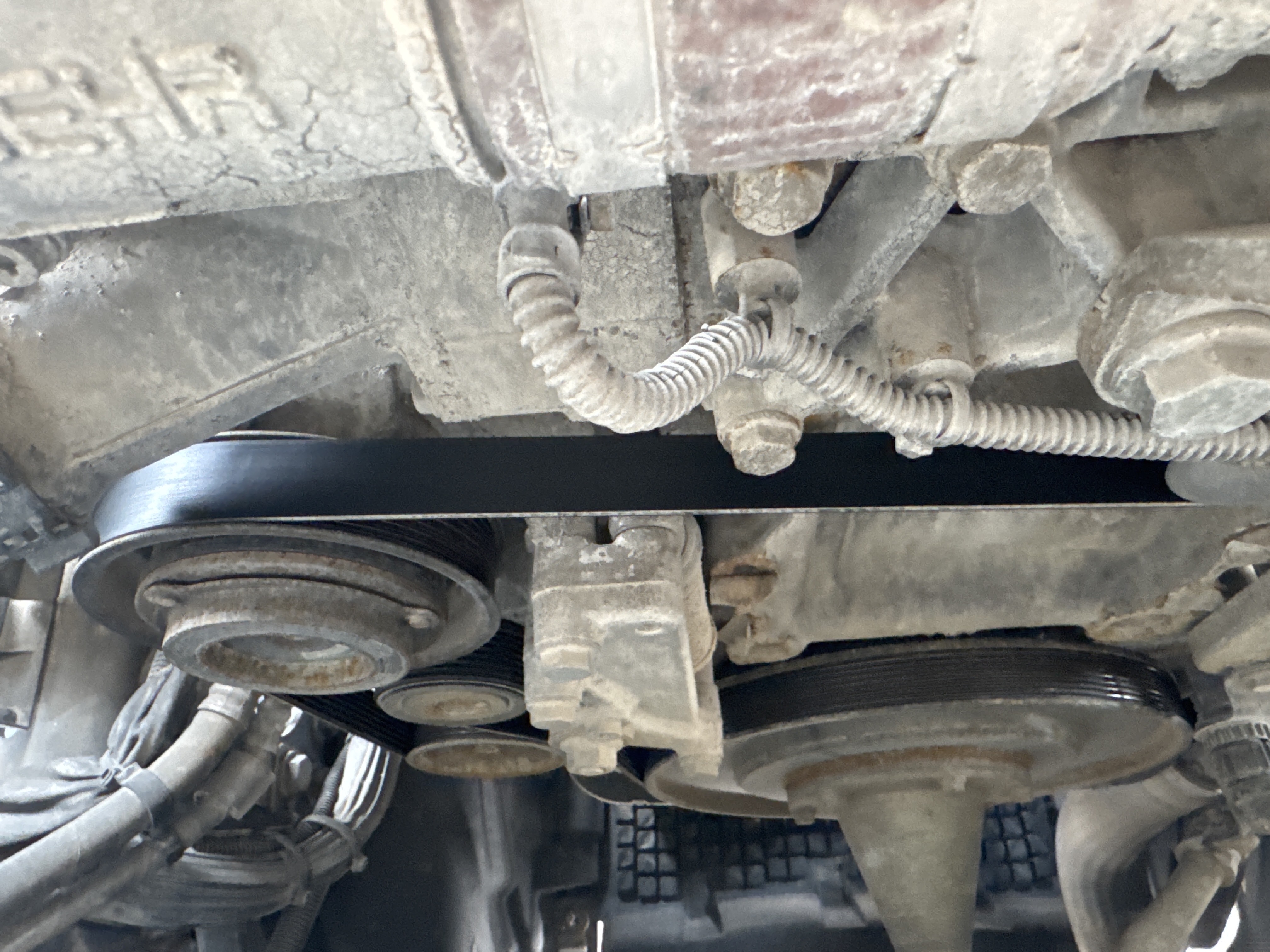 PMT-004-Mercedes-Benz-Actros-1845-Trailer-trucks-inspection-Engine-Belts-1