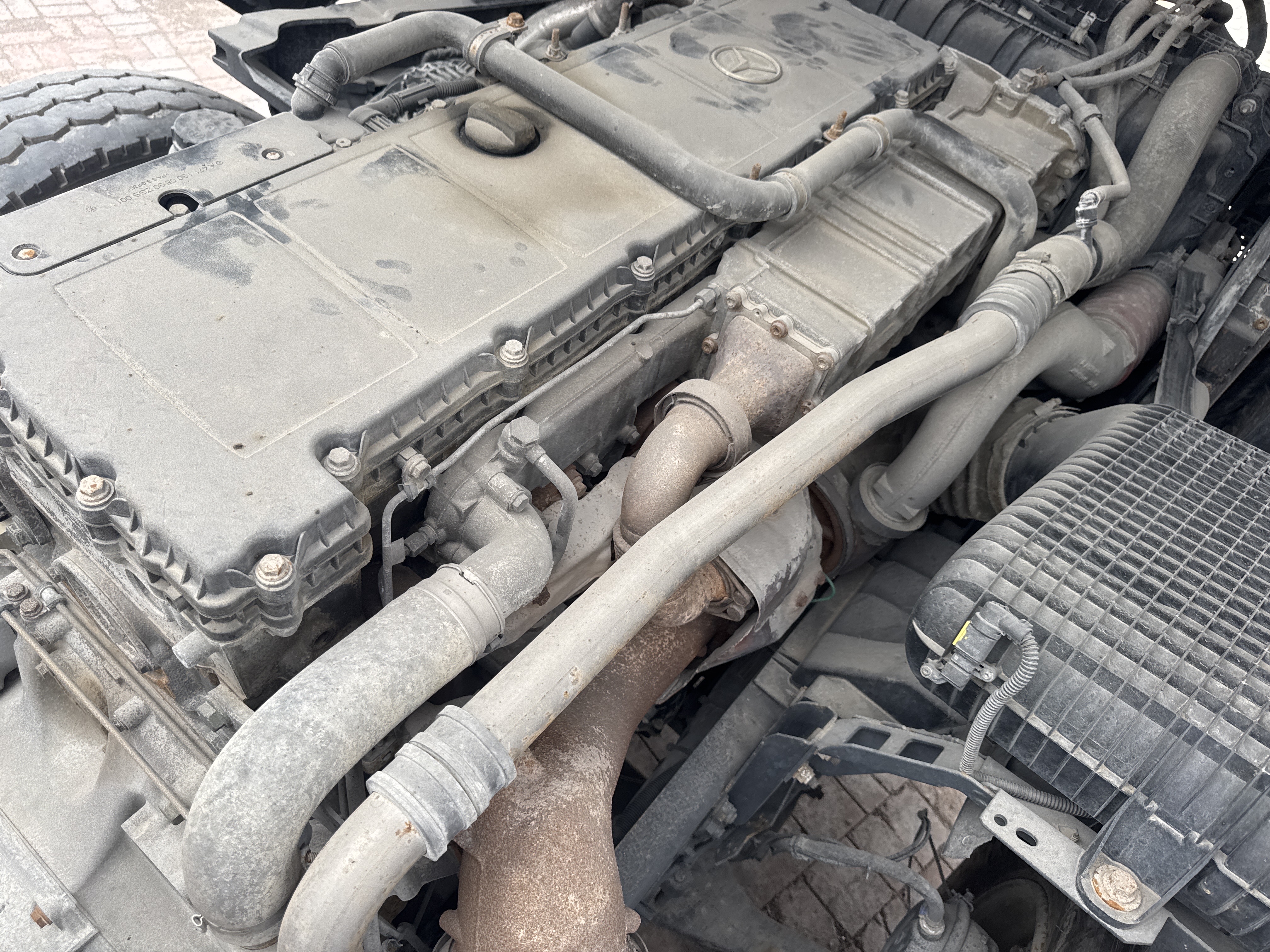 PMT-004-Mercedes-Benz-Actros-1845-Trailer-trucks-inspection-Engine-Hoses-1