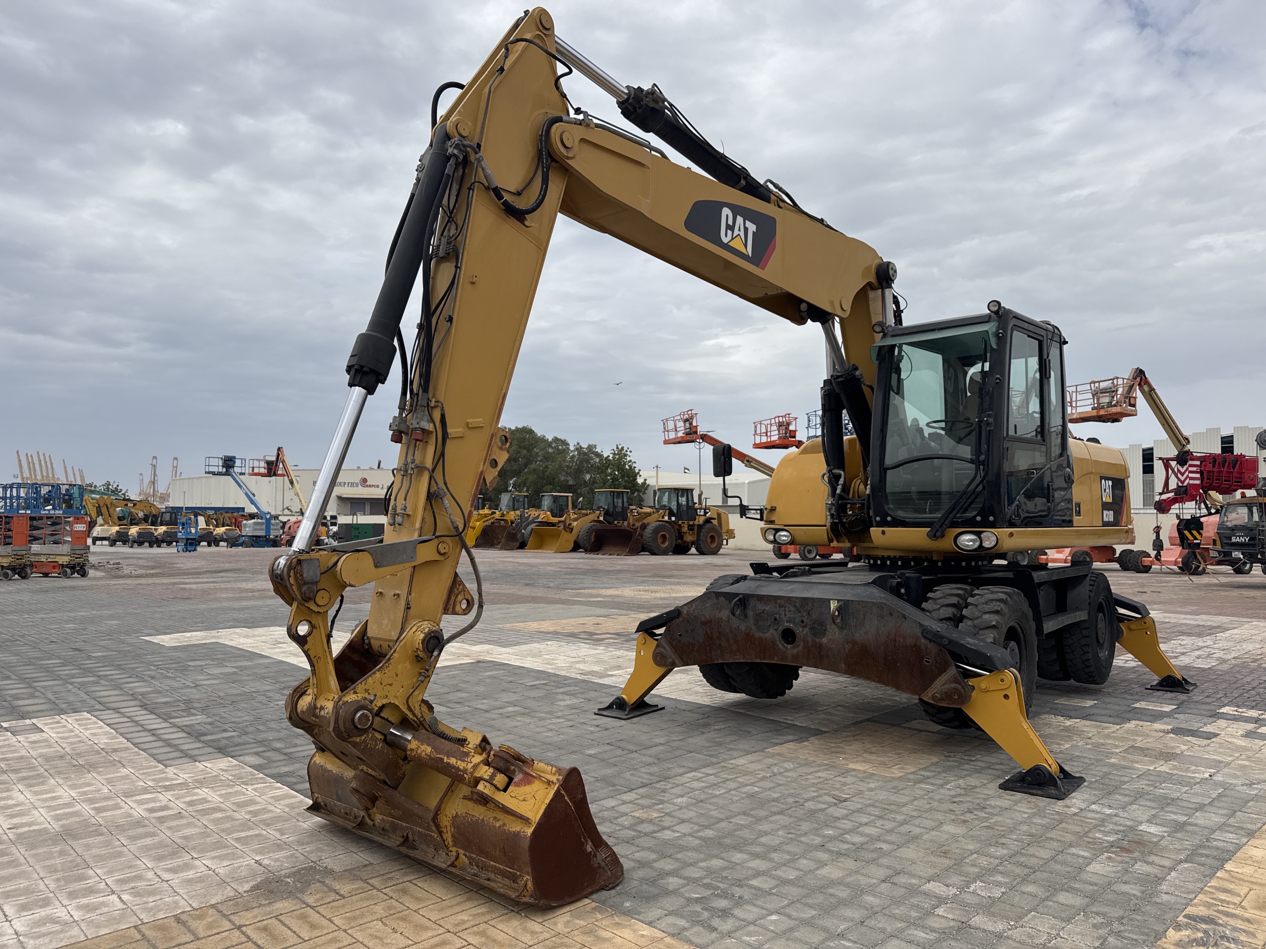 WLX-002-كاتربيلر-M318D-حفارات-ذات-عجلات-فحص-الهيكل-الصبغ-1