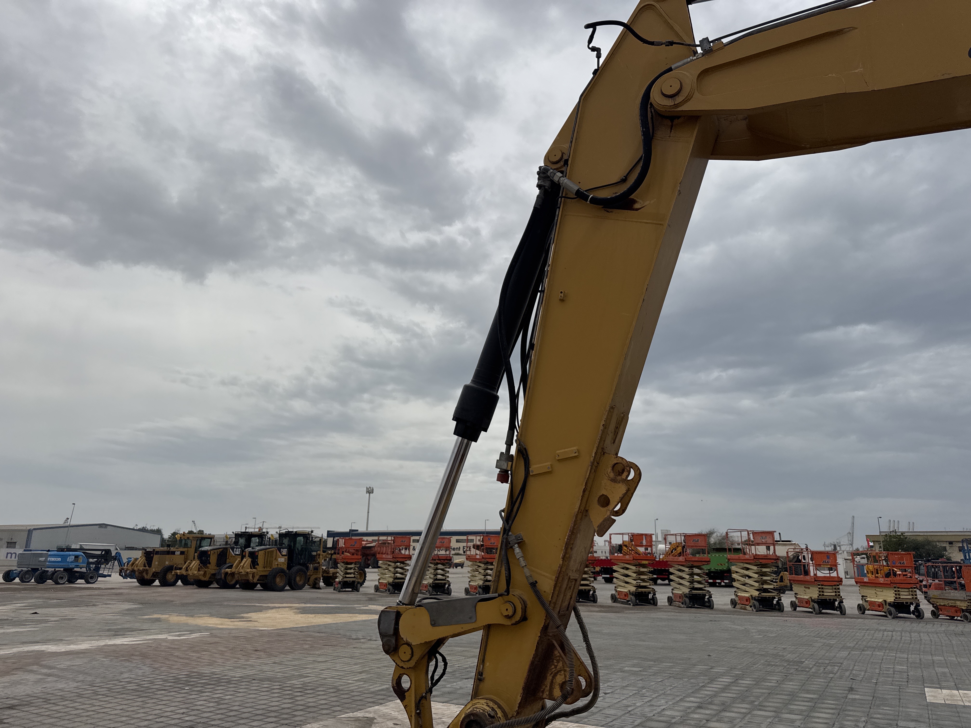 WLX-002-كاتربيلر-M318D-حفارات-ذات-عجلات-فحص-الهيكل-عصا-الحفر-1