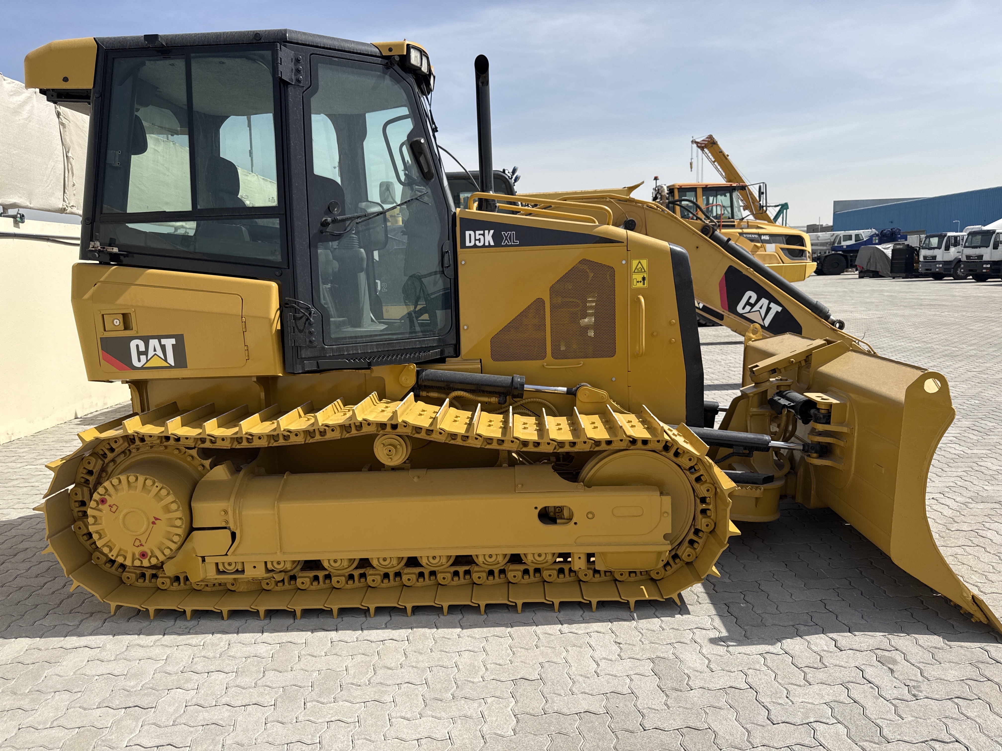 CDB-008-كاتربيلر-D5K-XL-بلدوزرات-مجنزرة-فحص-الهيكل-الصبغ-1
