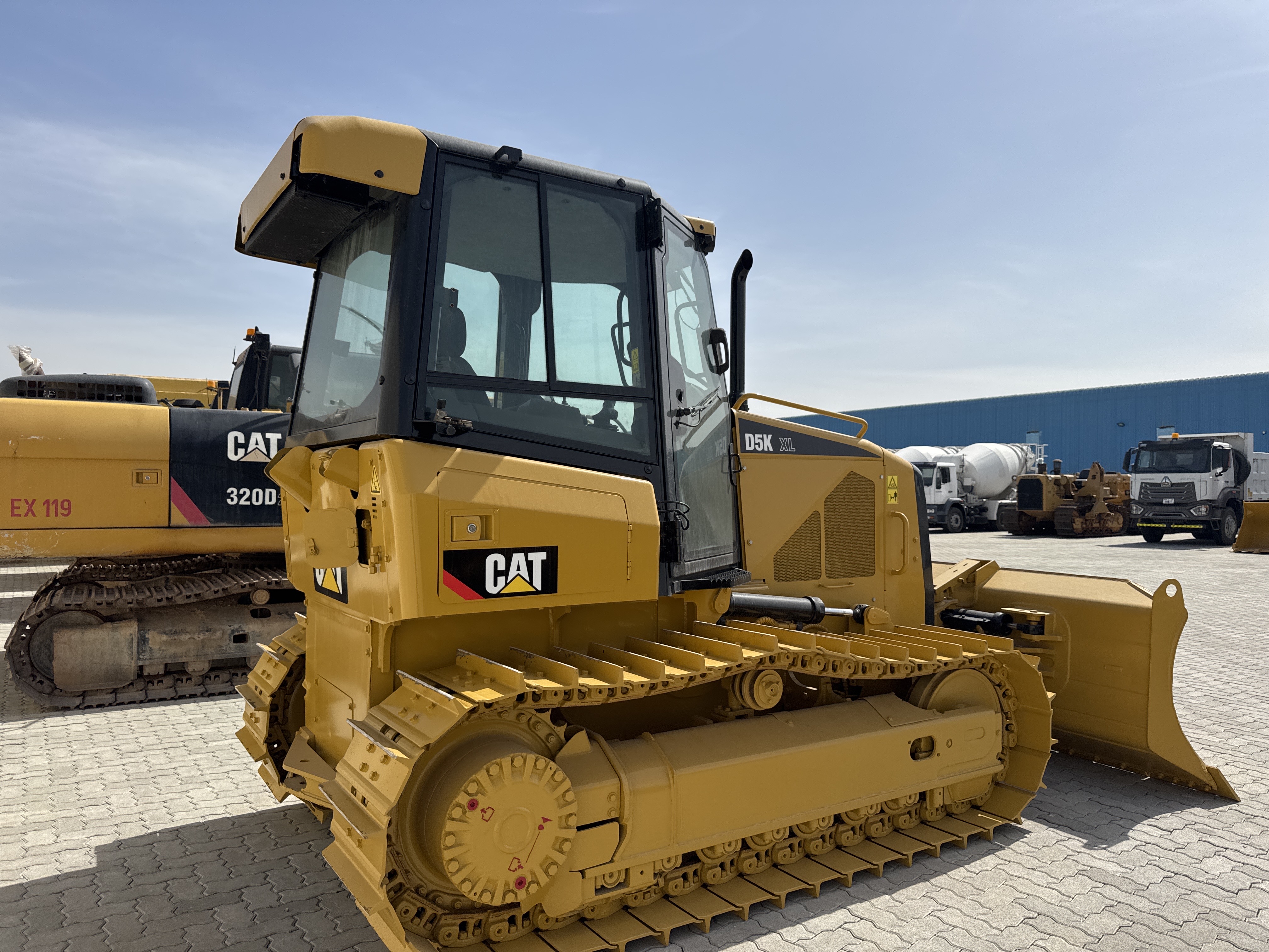 CDB-008-كاتربيلر-D5K-XL-بلدوزرات-مجنزرة-فحص-الهيكل-الصبغ-1